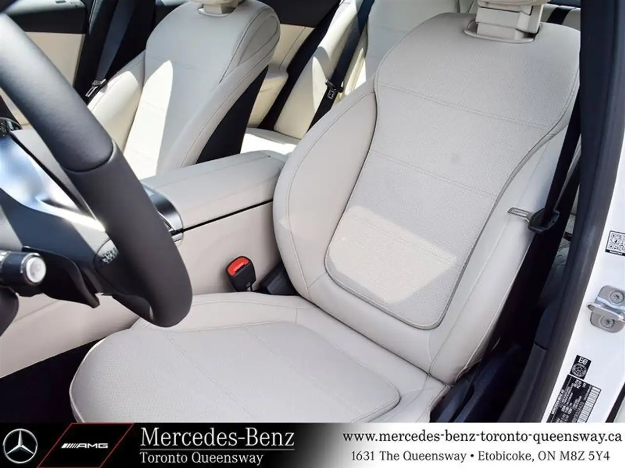 Mercedes-Benz C-Class снимка Mercedes-Benz C-Class