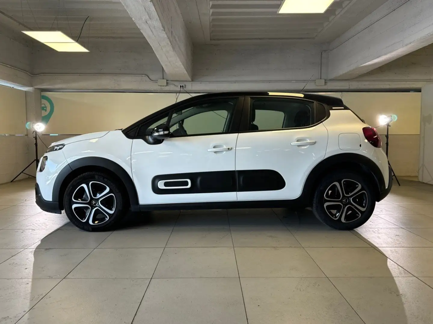 Citroen C3 PureTech 83 S&S PLUS Neo patentati Bianco - 2