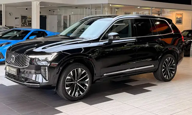 Volvo XC90 view 2