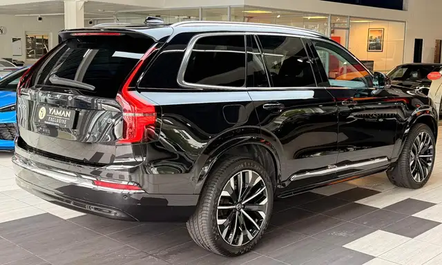 Volvo XC90 view 6