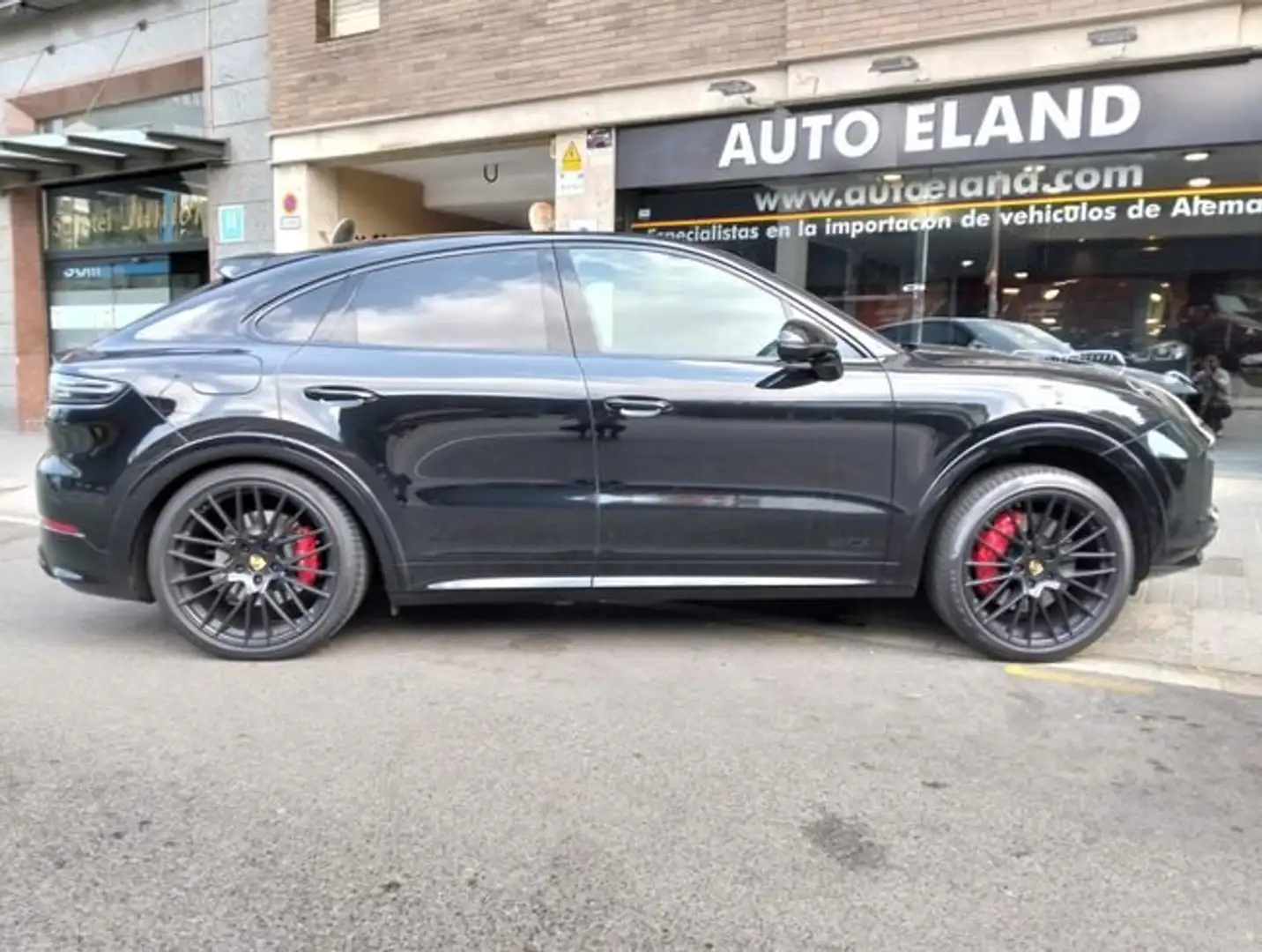 Porsche Cayenne Coupé GTS Negro - 2
