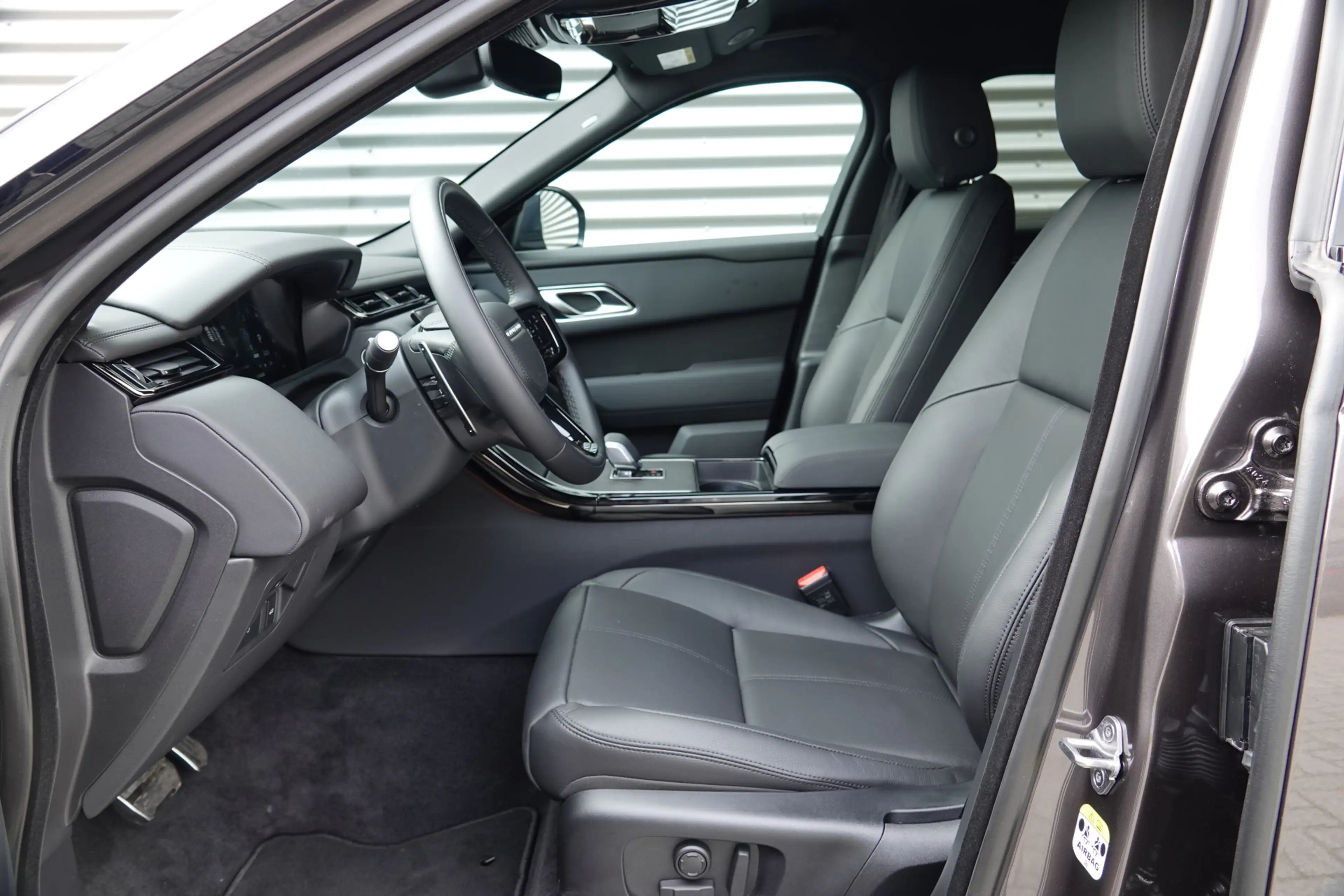 Land Rover Range Rover Velar 2.0 P400e R-Dynamic HSE | Meridian | 360 Cam | 21 — photo 7