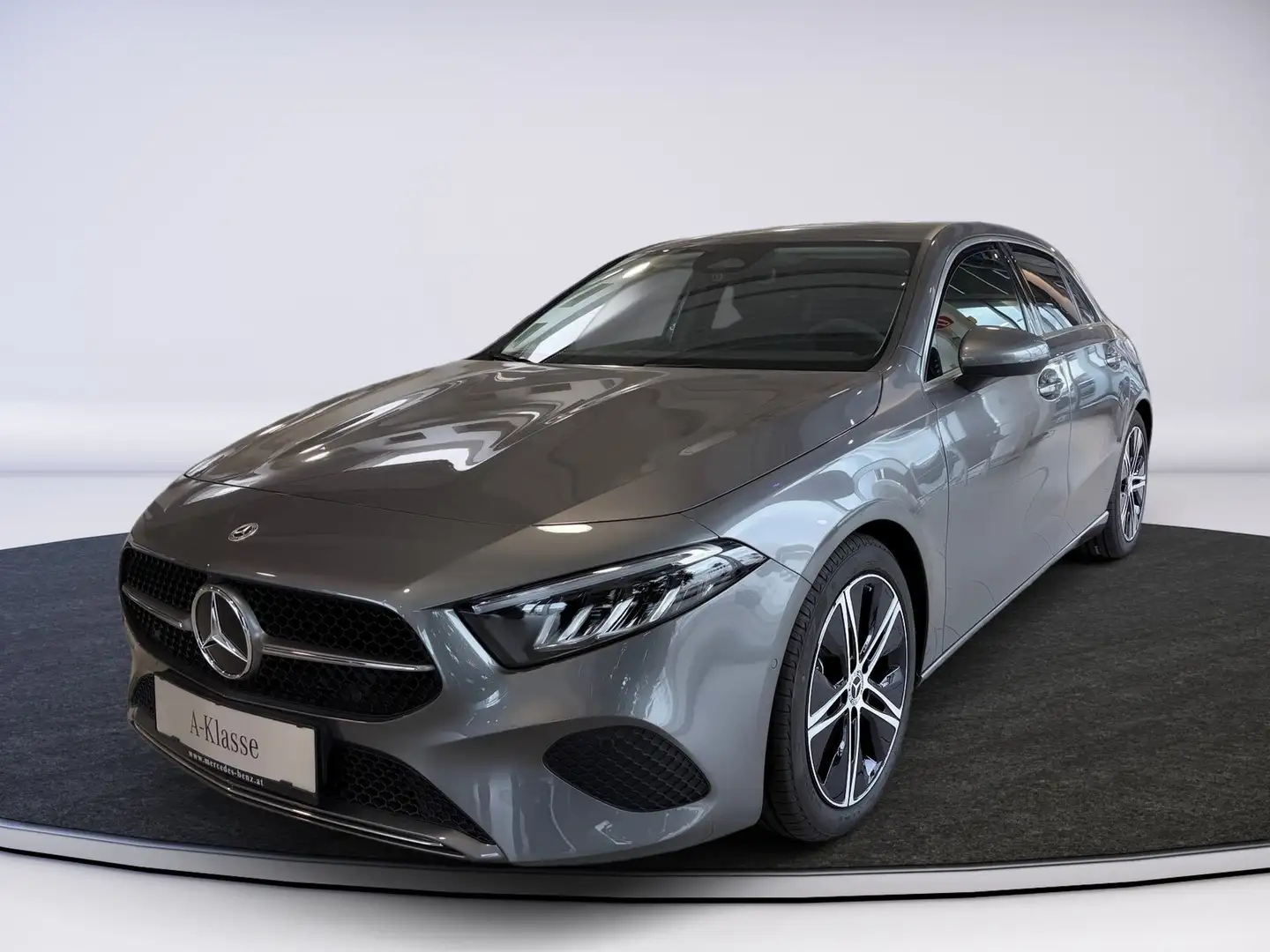 Mercedes-Benz A 180 d Kompaktlimousine Österreich-Edition Grau - 2