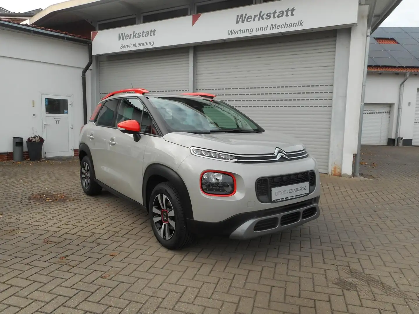Citroen C3 Aircross Feel PT110, Klima, 1. Hand Beige - 1
