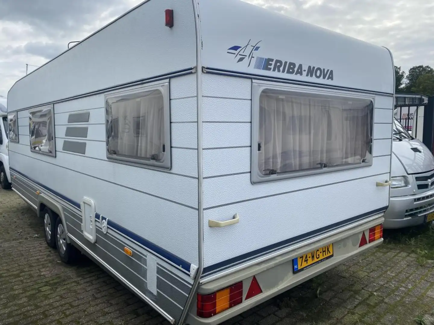 Hymer/Eriba Eriba Nova 650 HTD Rondzit M dinette vastbed Weiß - 2