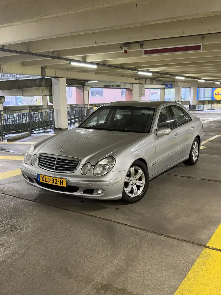 Mercedes-Benz E 320