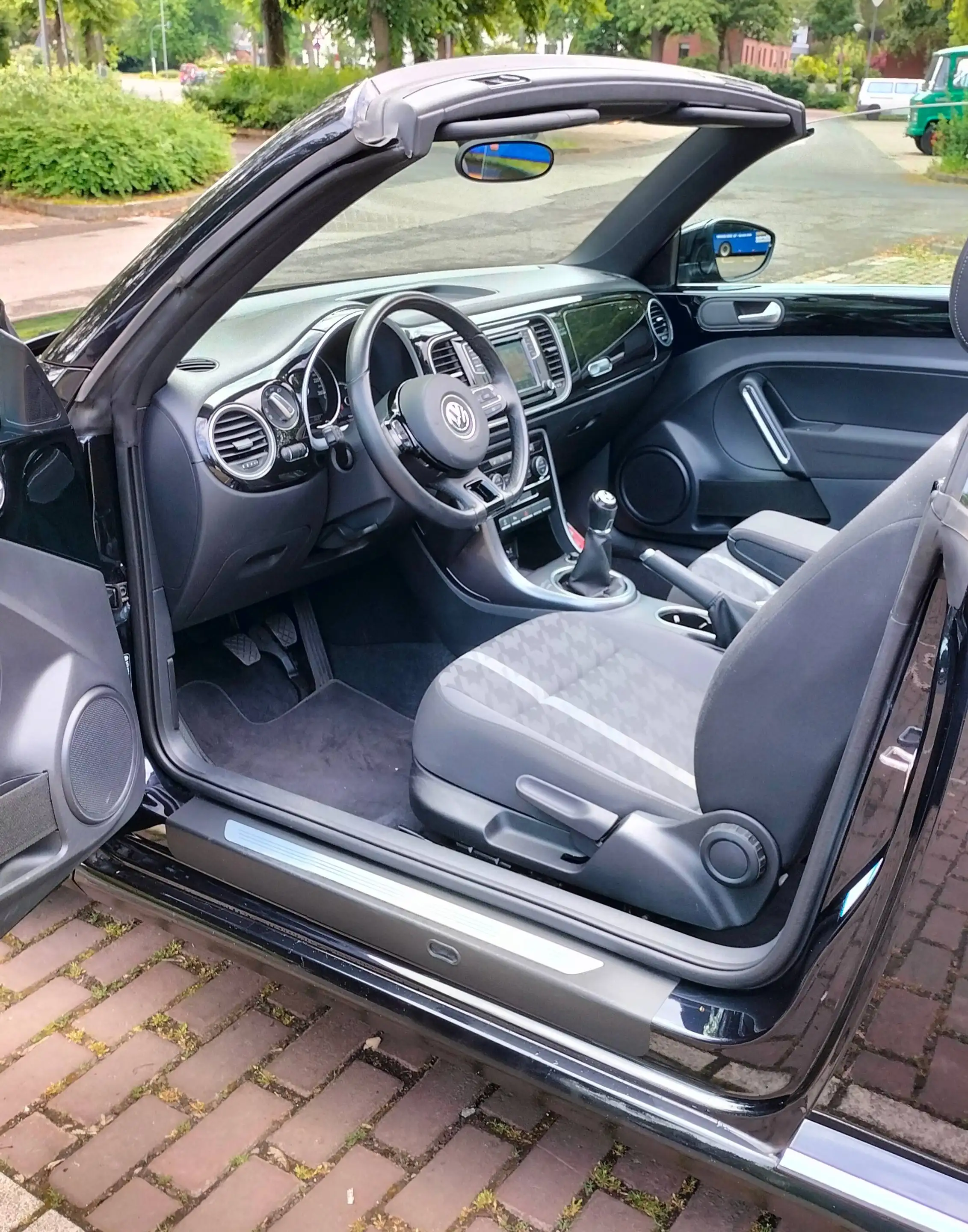 Volkswagen Beetle Beetle Cabrio 1.2TSI *PREISSENKUNG* WIE NEU,VOLLE AUSSTATTUNG, EINER DER LETZTEN — photo 3