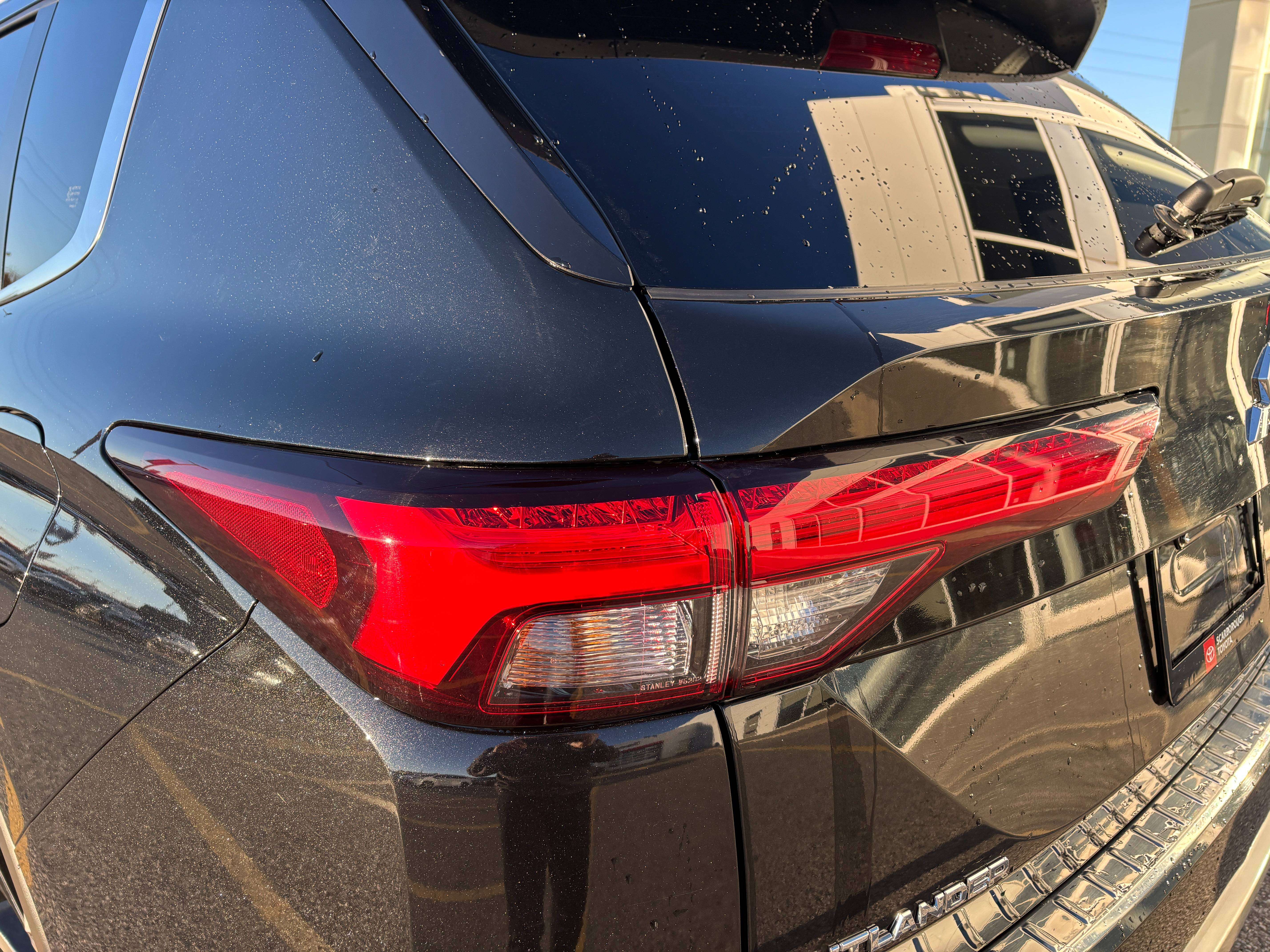 used 2023 Mitsubishi Outlander car, priced at $35,995