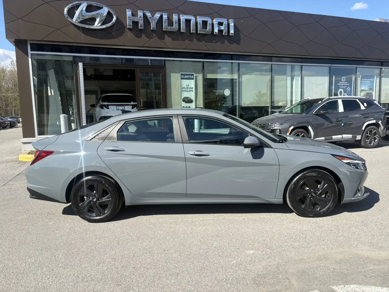 Hyundai ELANTRA снимка Hyundai ELANTRA