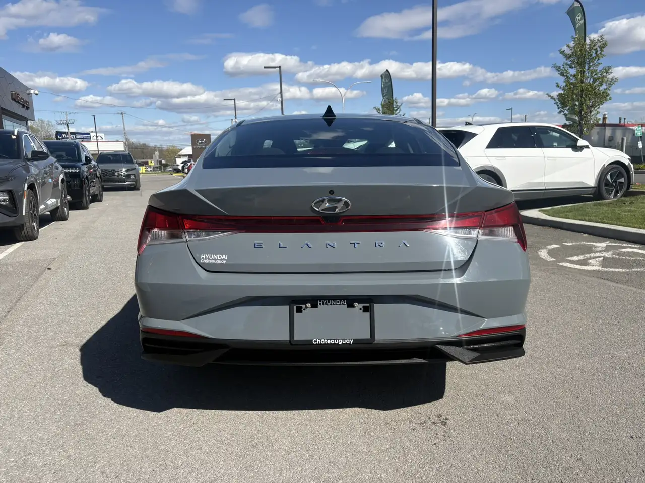 Hyundai ELANTRA снимка Hyundai ELANTRA