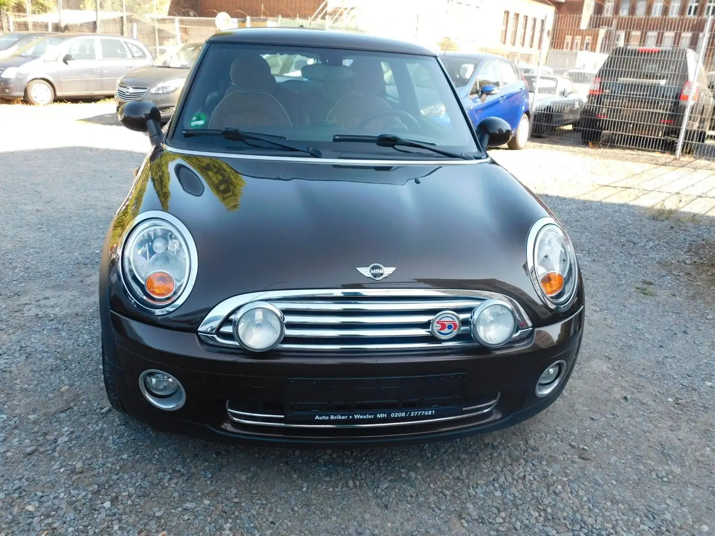 MINI Cooper 50 Mayfair Bruin - 2