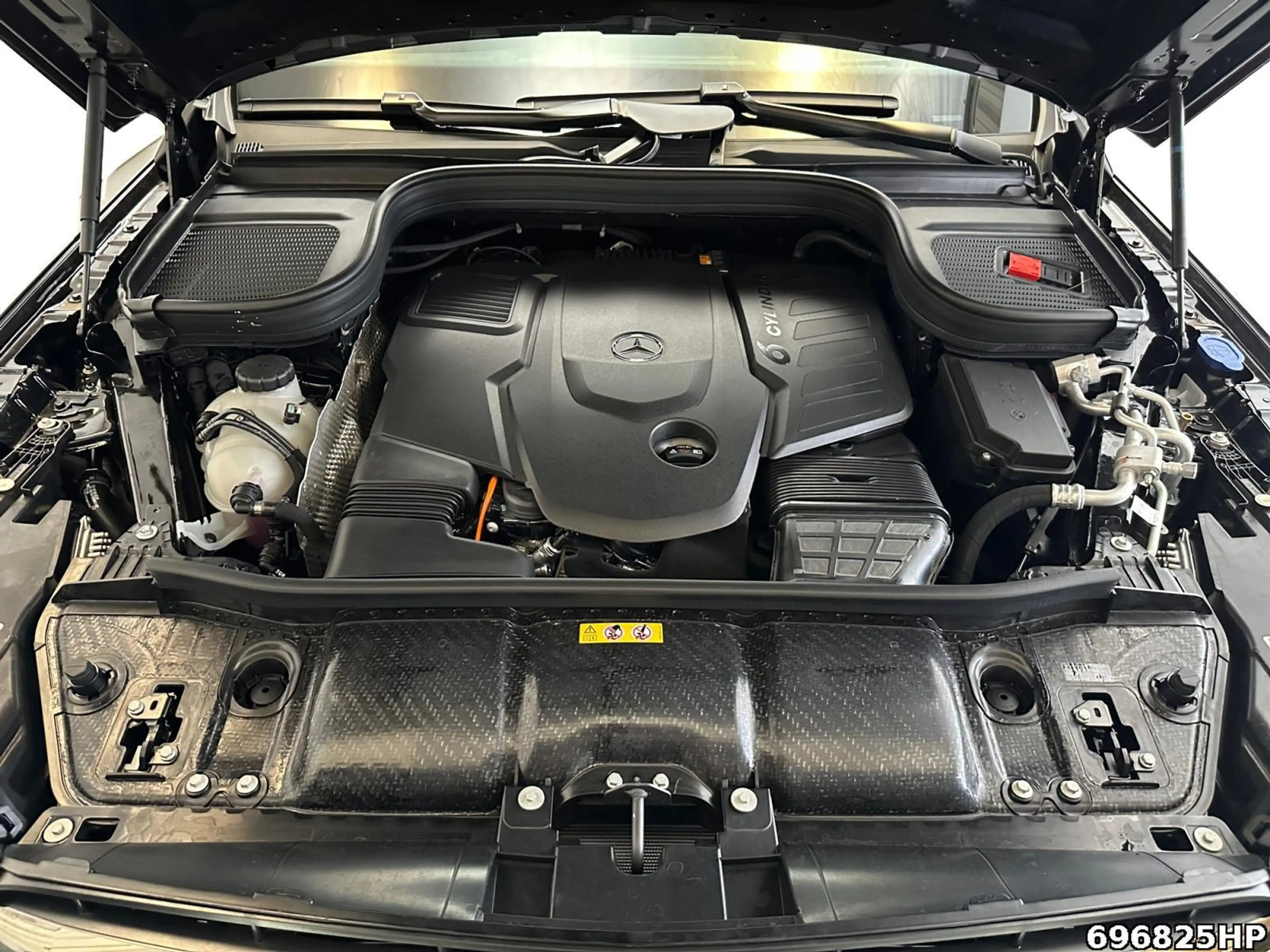 Mercedes-Benz GLS 450 d 4MATIC +AMG+AHK+PANO+AIRMATIC+STANDHZG — photo 7