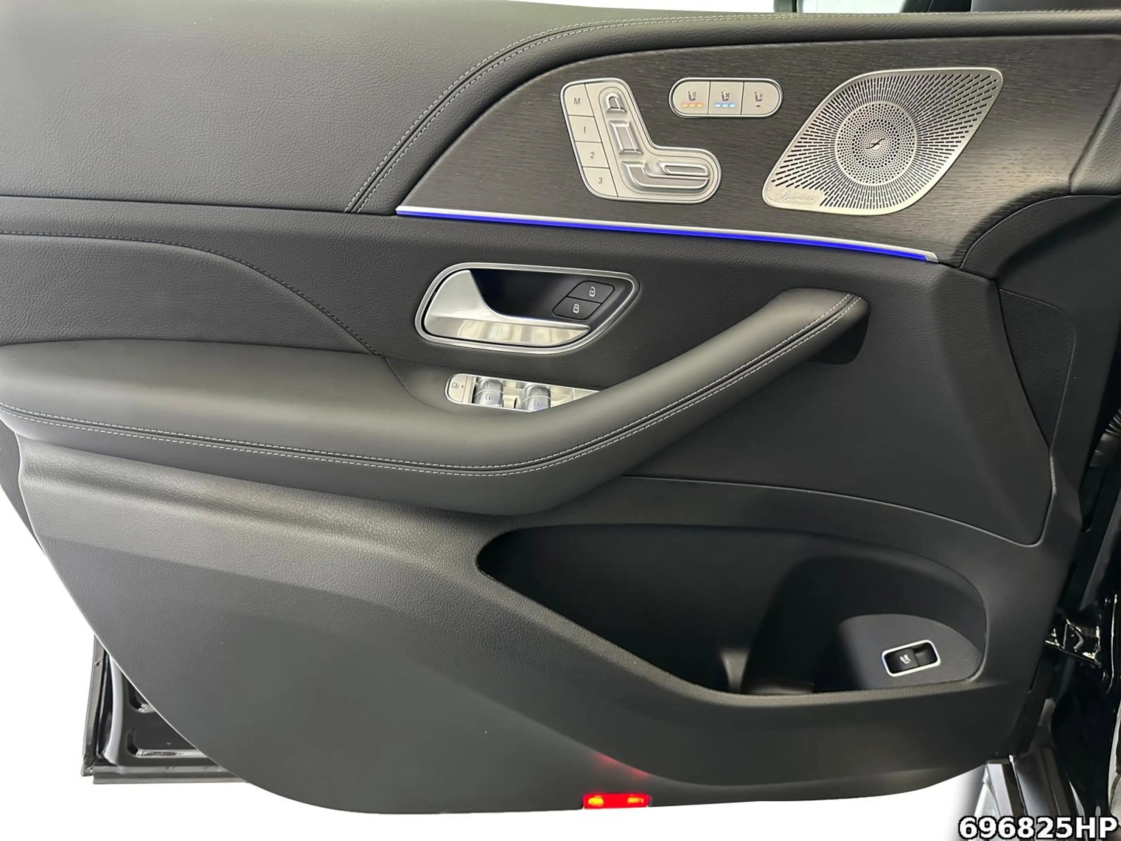 Mercedes-Benz GLS 450 d 4MATIC +AMG+AHK+PANO+AIRMATIC+STANDHZG — photo 14