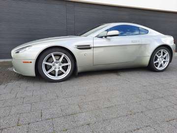 4.3 i V8 handgeschakeld, eerste eigenaar