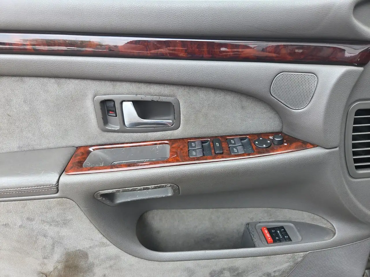 Audi A8 4.2 quattro Sportsitze/Schiebedach/Leder, foto 5