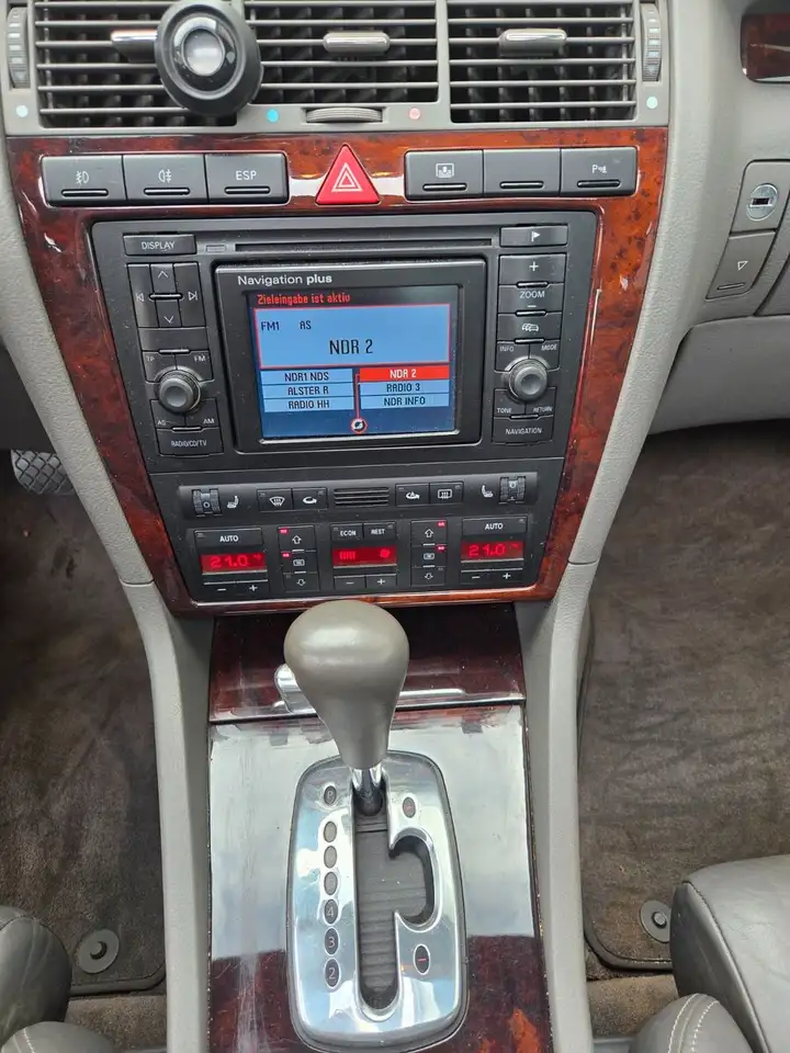 Audi A8 4.2 quattro Sportsitze/Schiebedach/Leder, foto 11