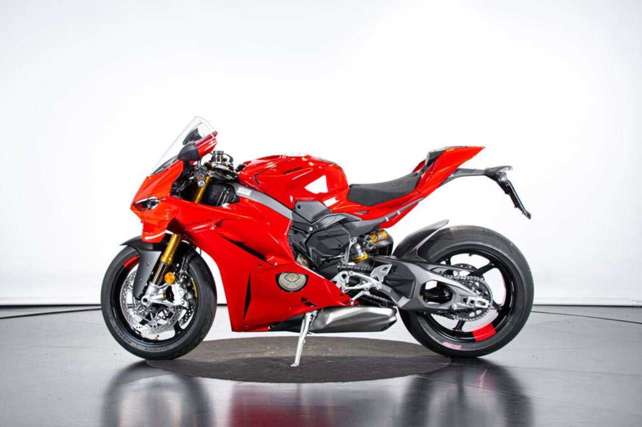 Ducati Panigale V4 S DUCATI RED