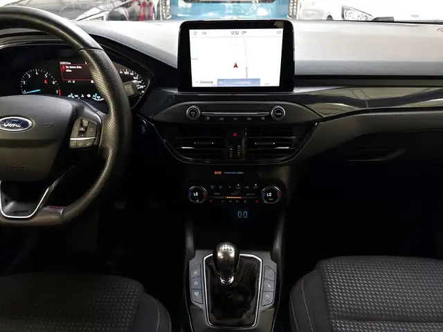 Ford Focus view 11