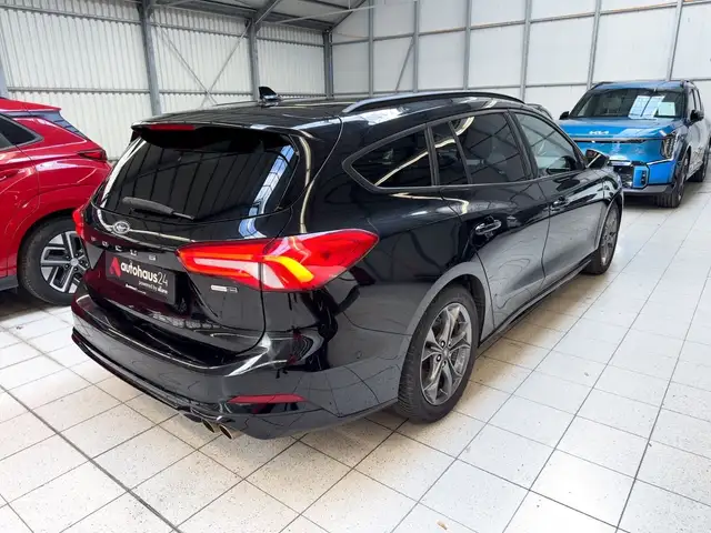 Ford Focus view 5