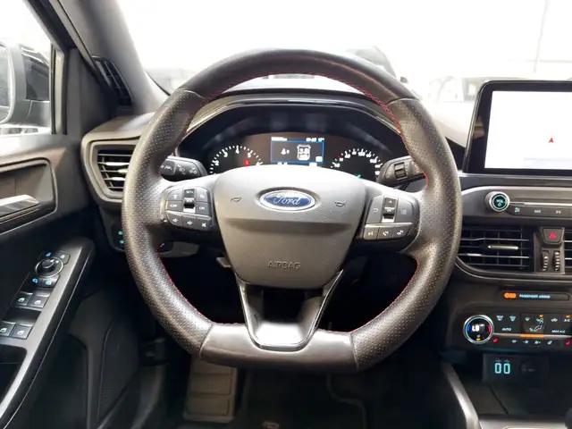 Ford Focus view 10