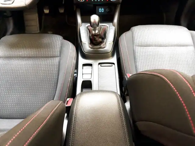 Ford Focus view 14