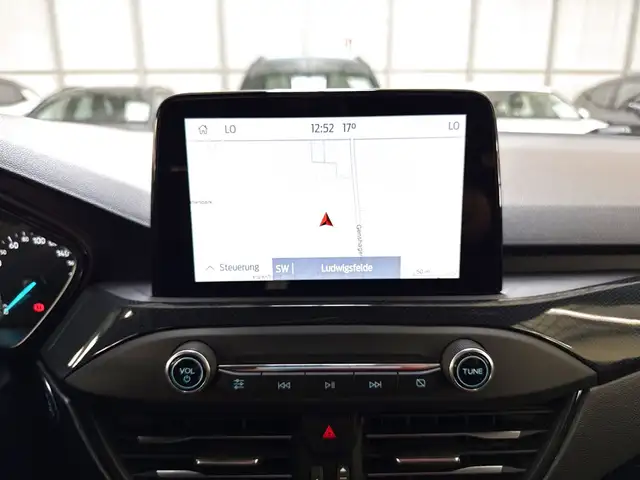Ford Focus view 12