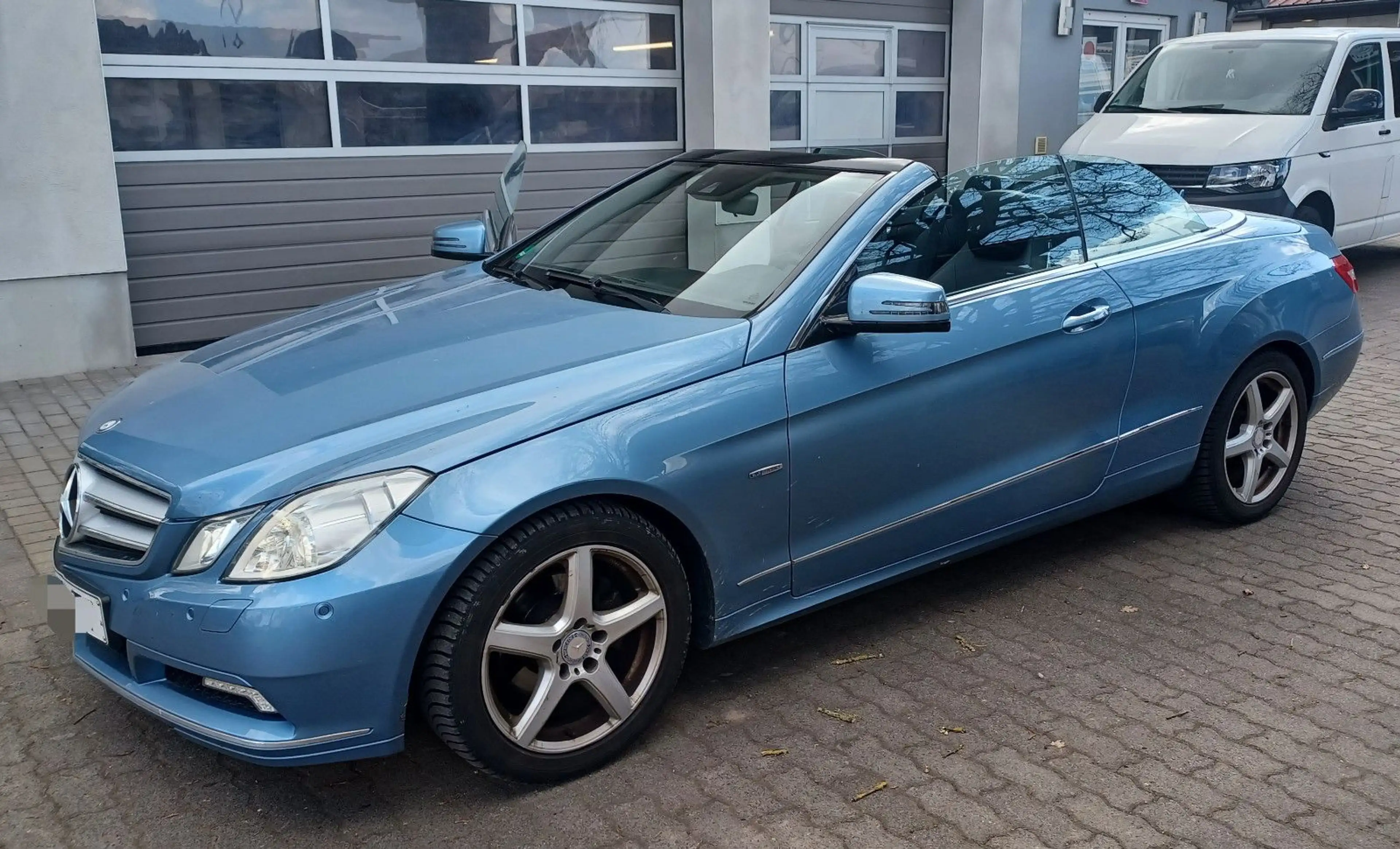 Mercedes-Benz E 250 E Cabrio E 250 CGI BlueEfficiency