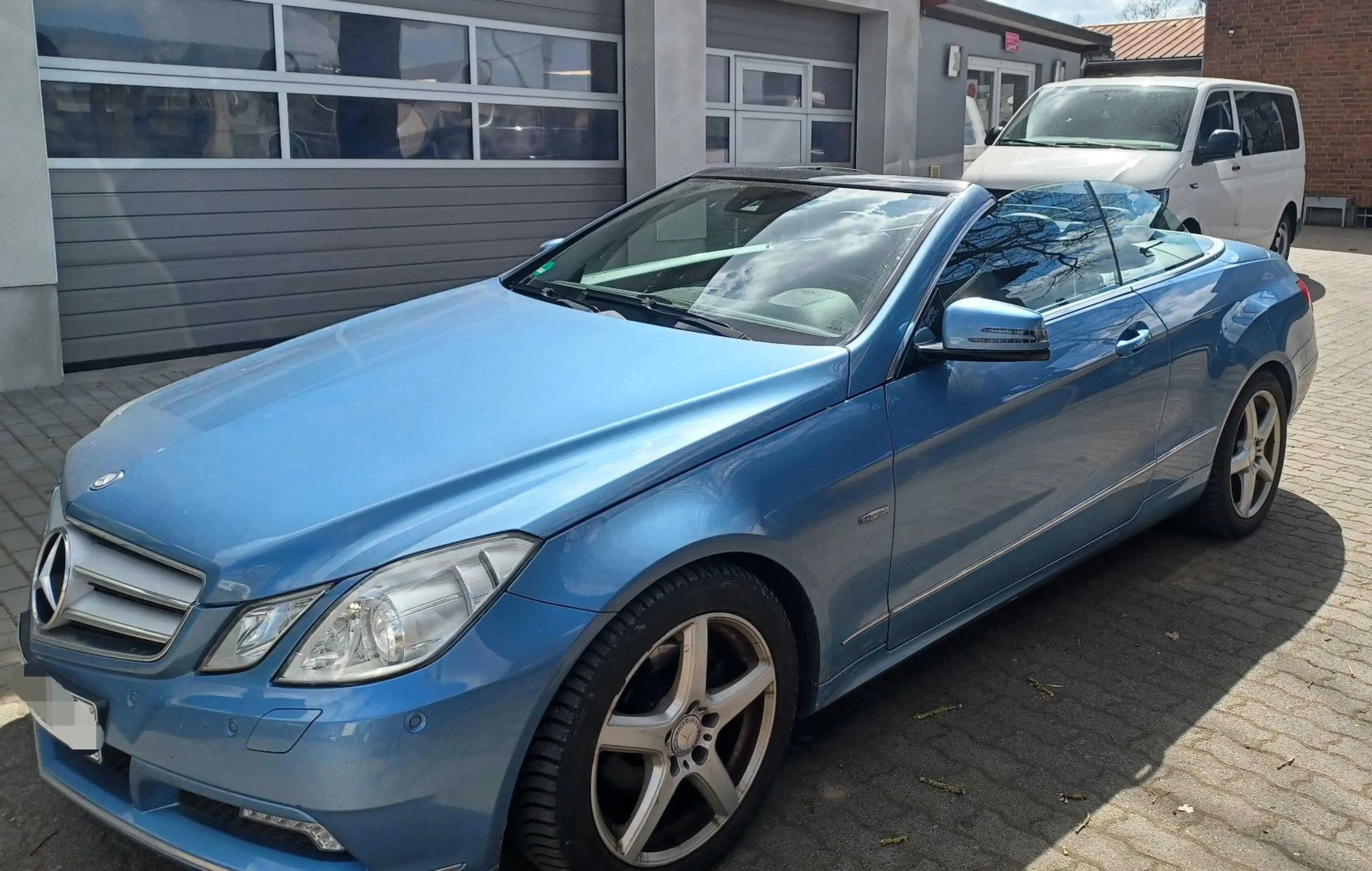 Mercedes-Benz E 250 E Cabrio E 250 CGI BlueEfficiency — photo 2