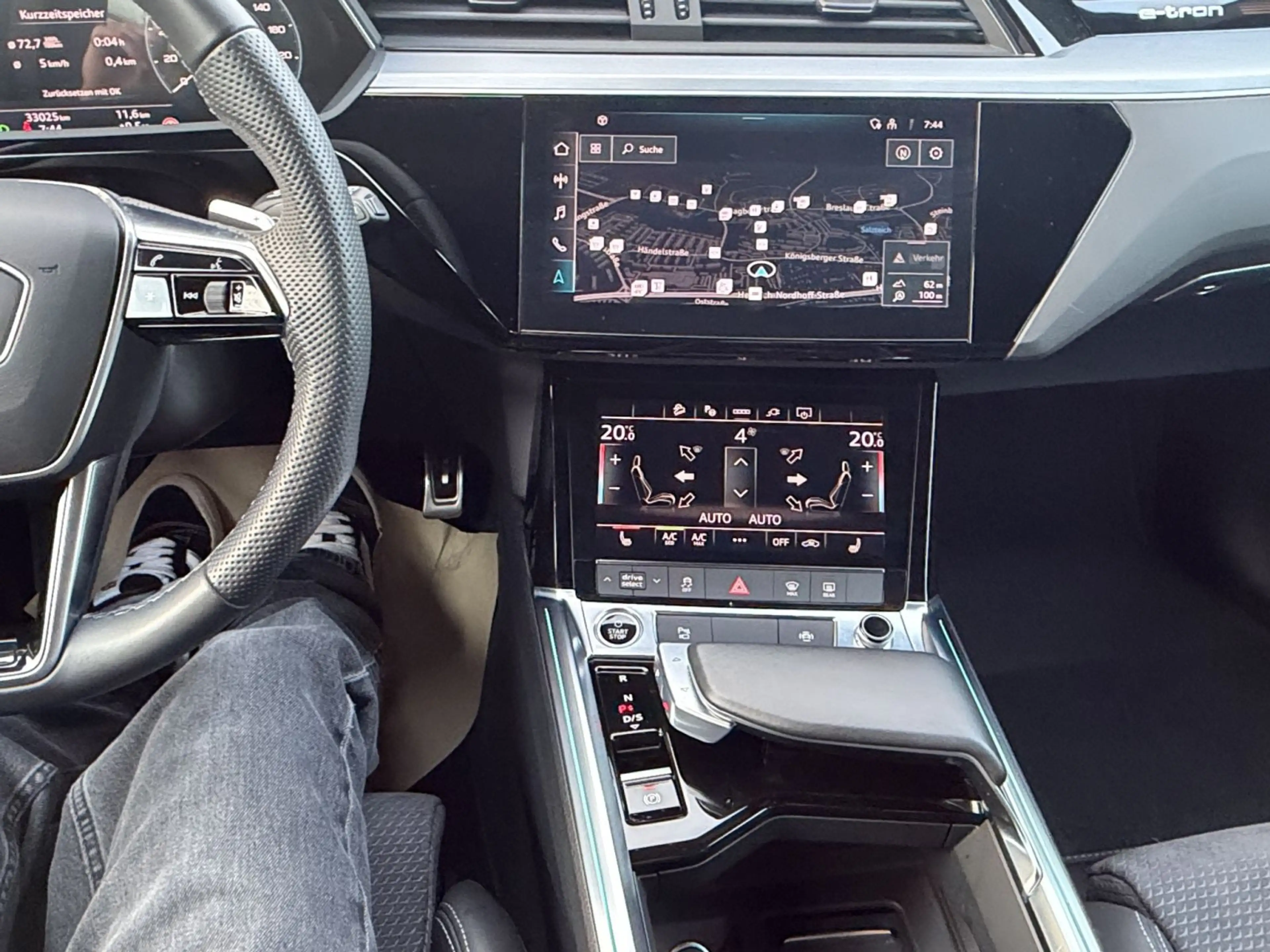 Audi Q8 e-tron 50 quattro AHK/ACC/Rückkam — photo 13