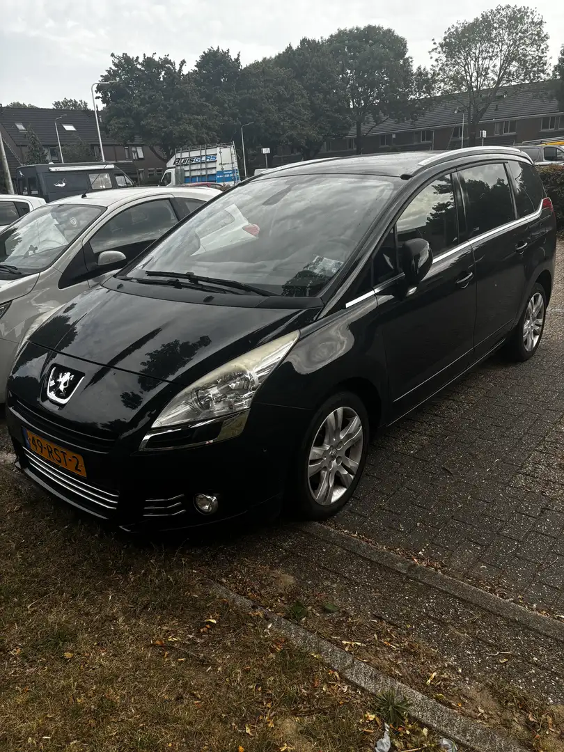 Peugeot 5008 1.6 THP B.L. Exe 7p. Gri - 1