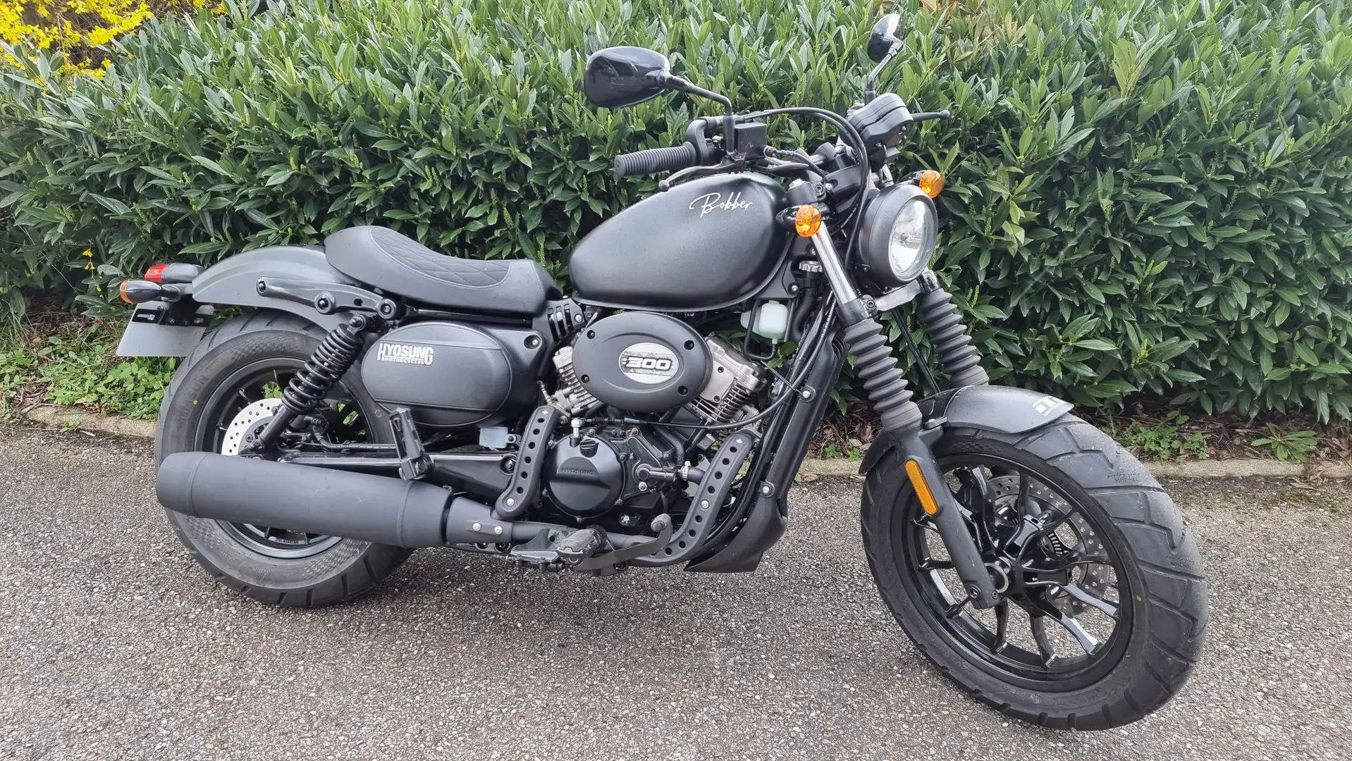 Hyosung Schwarz - 1