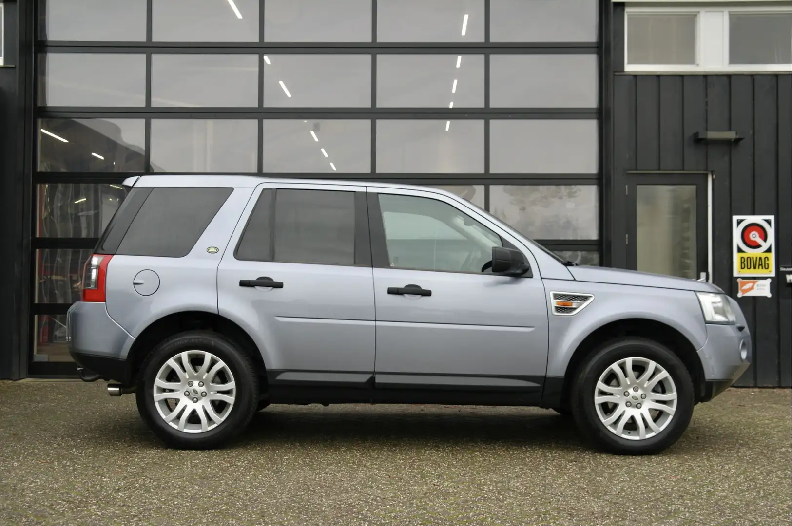Land Rover Freelander 3.2 i6 HSE Automaat | NL-Auto | Cruise | Trekhaak Blauw - 2