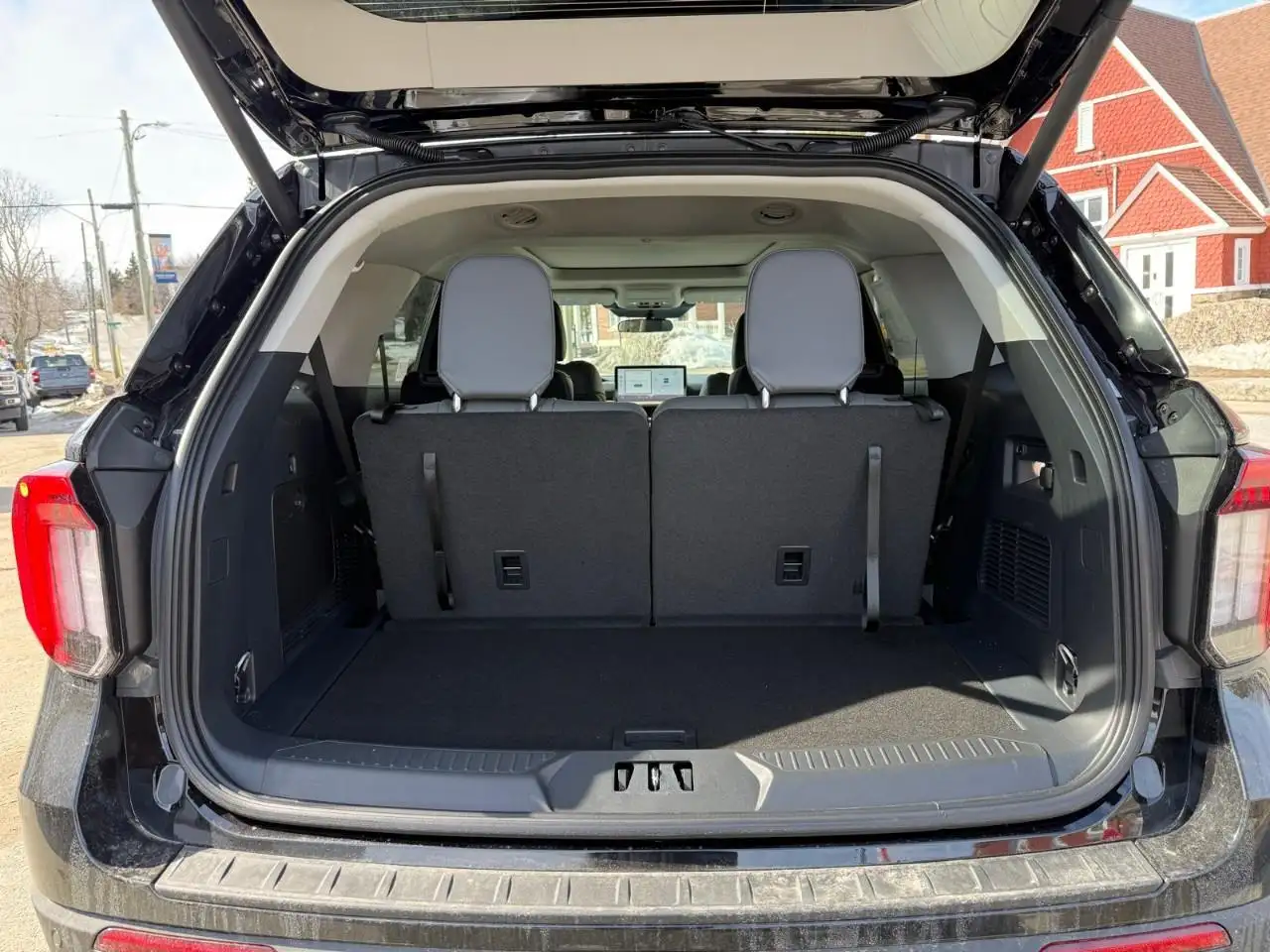Ford Explorer снимка Ford Explorer