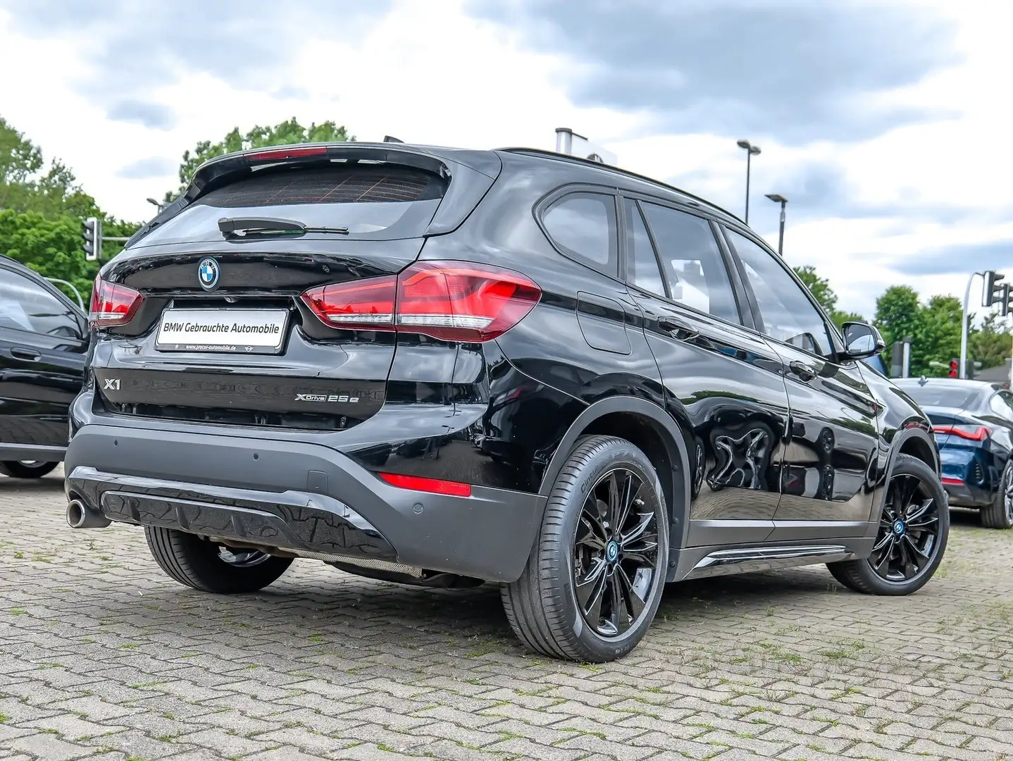 BMW X1 xDrive25e Sport Line HuD LED Navi + DAB RFK Negru - 2
