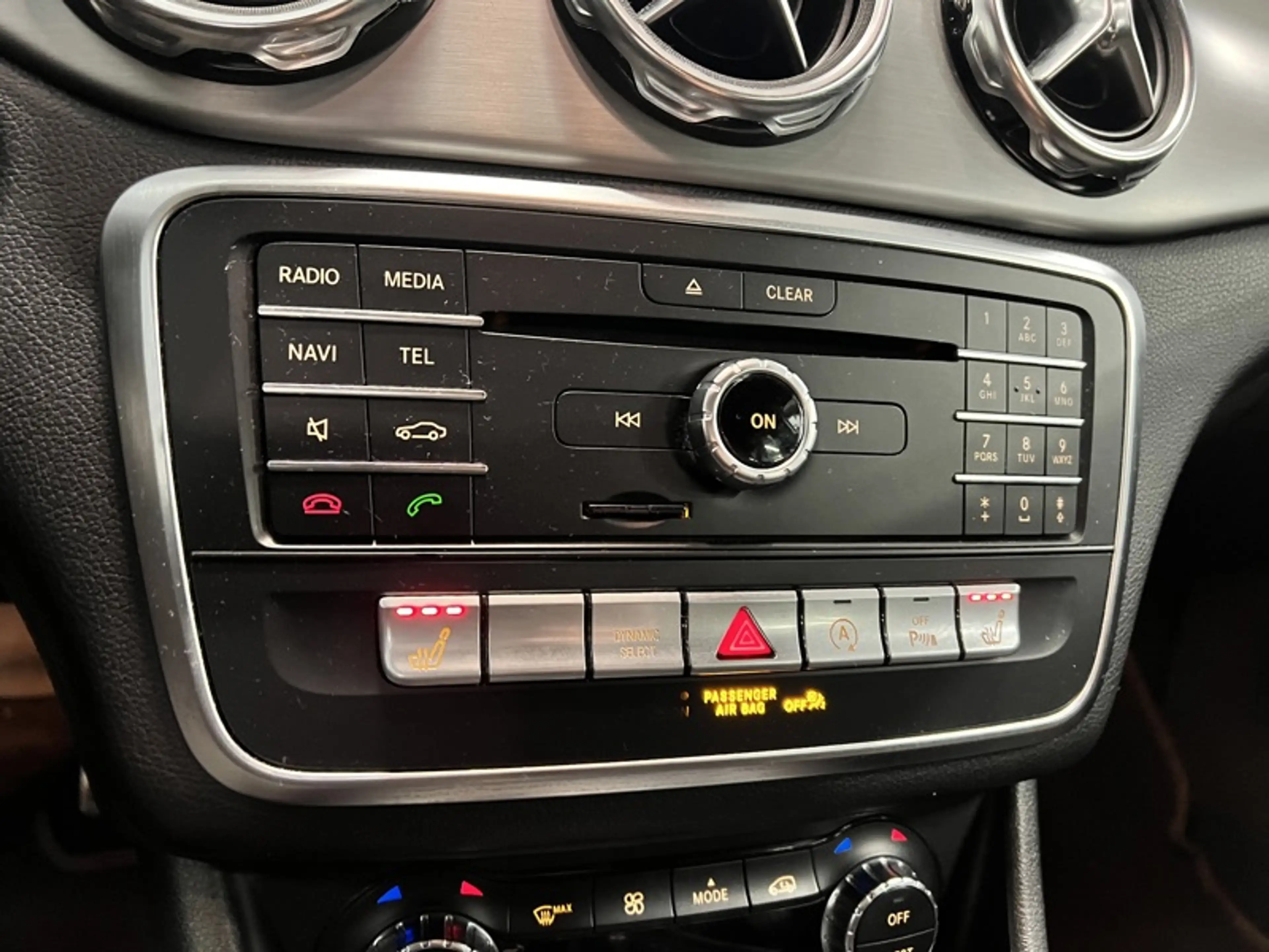 Mercedes-Benz GLA 180 AMG Pack Night — photo 7