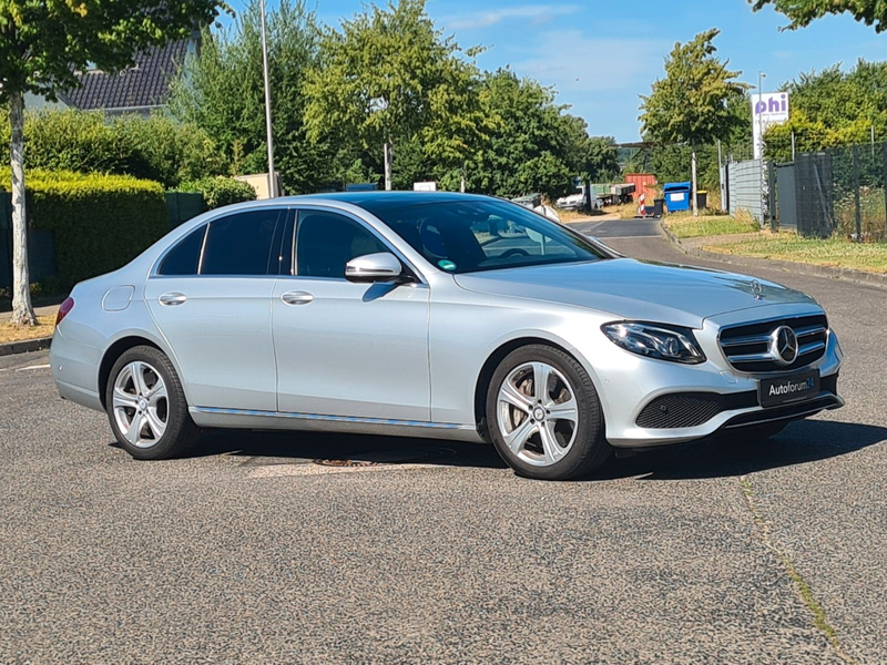 Mercedes-Benz E 400 E Limousine E 400 4Matic *Autom.*Navi*Pano — photo 6