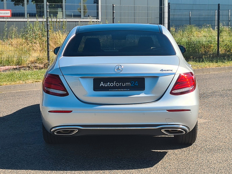 Mercedes-Benz E 400 E Limousine E 400 4Matic *Autom.*Navi*Pano — photo 4