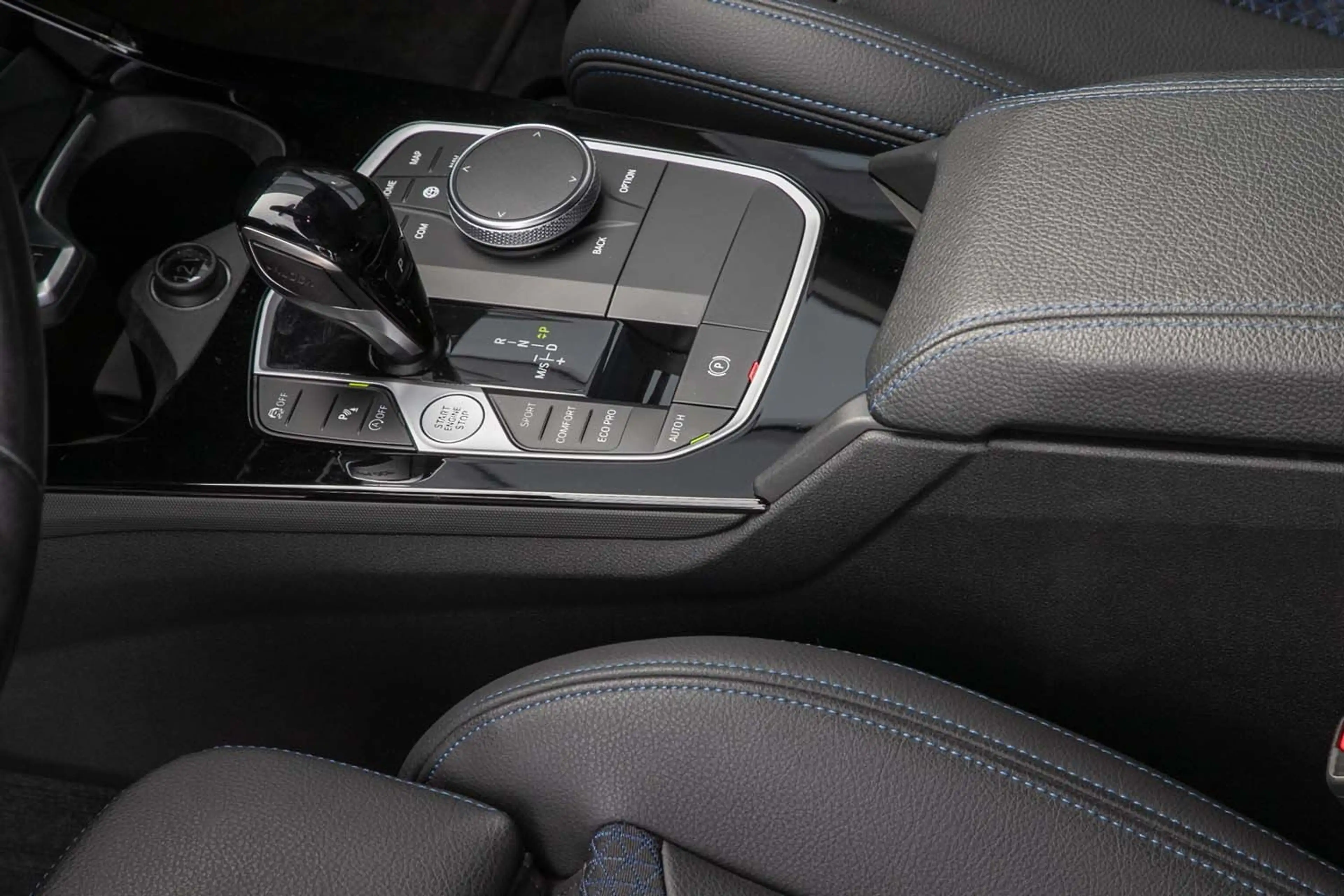 BMW 135 M135i xDrive Navi LED Sitzhzg HiFi Klima Komfort — photo 10