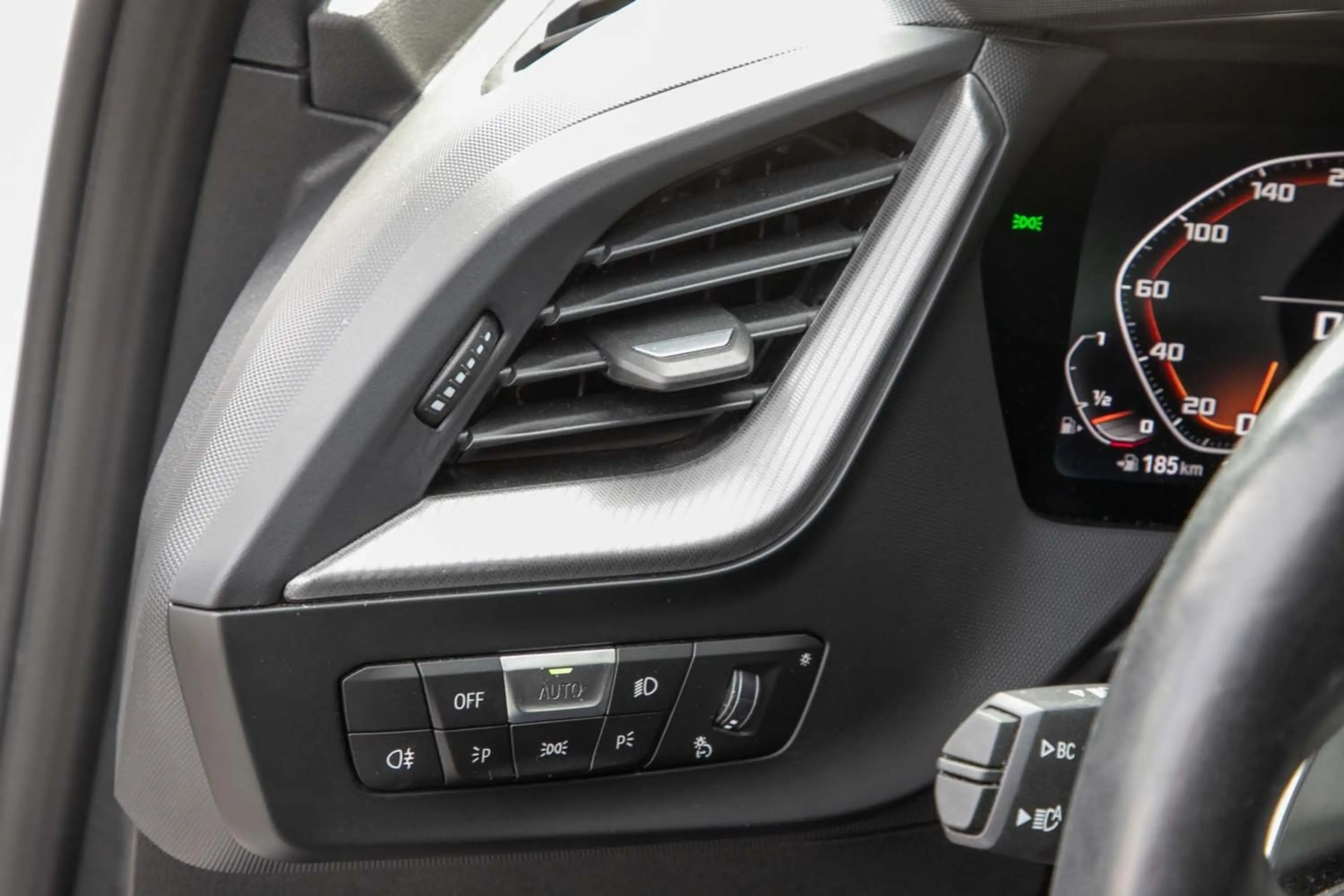 BMW 135 M135i xDrive Navi LED Sitzhzg HiFi Klima Komfort — photo 11