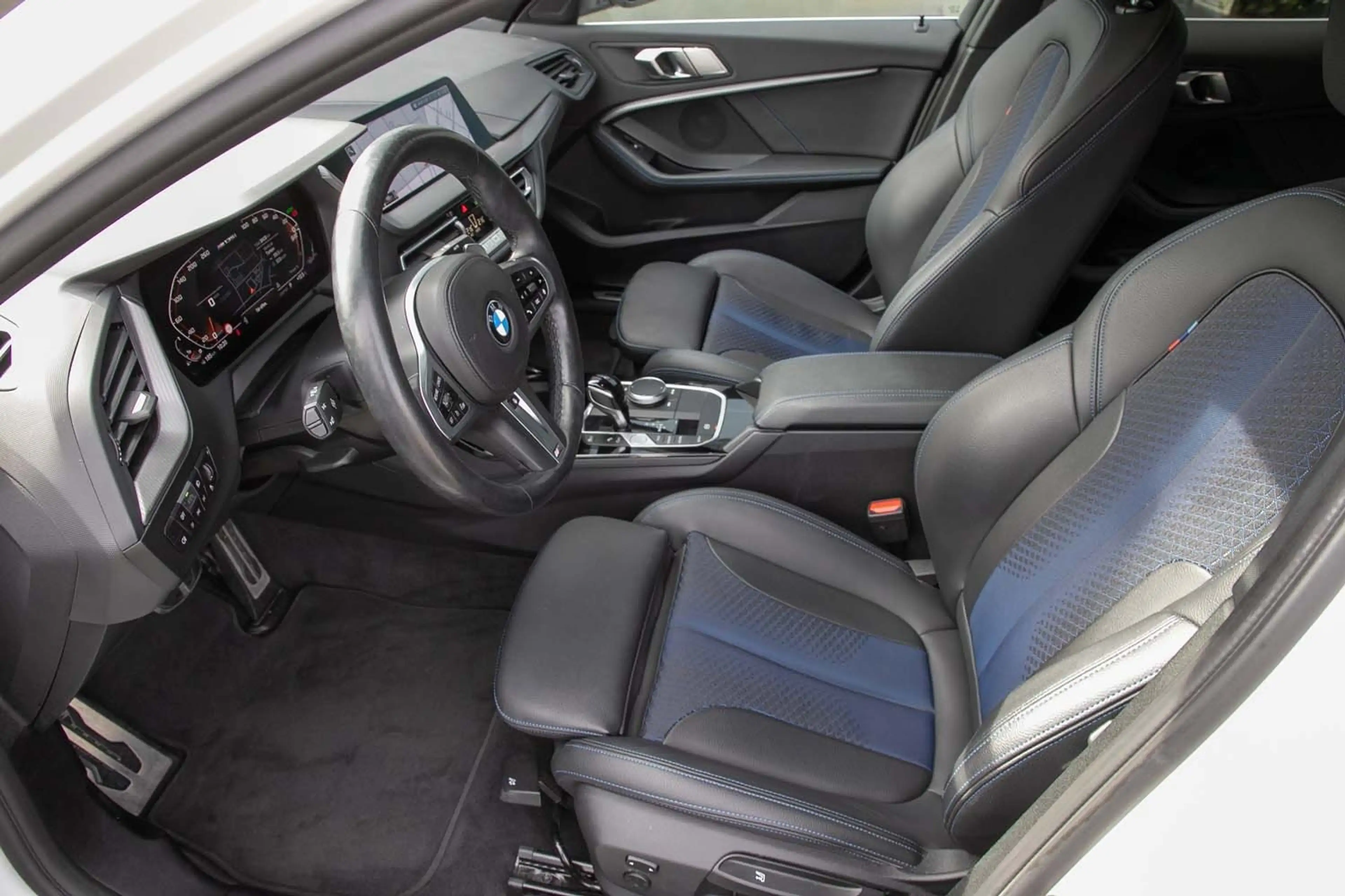 BMW 135 M135i xDrive Navi LED Sitzhzg HiFi Klima Komfort — photo 9