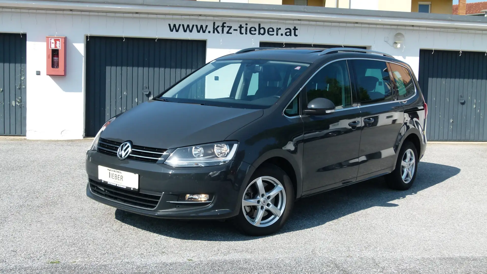 Volkswagen Sharan Highline Sky 2,0TDI 4Motion *AHK2400kg*LEDER*NAVI* Gris - 1