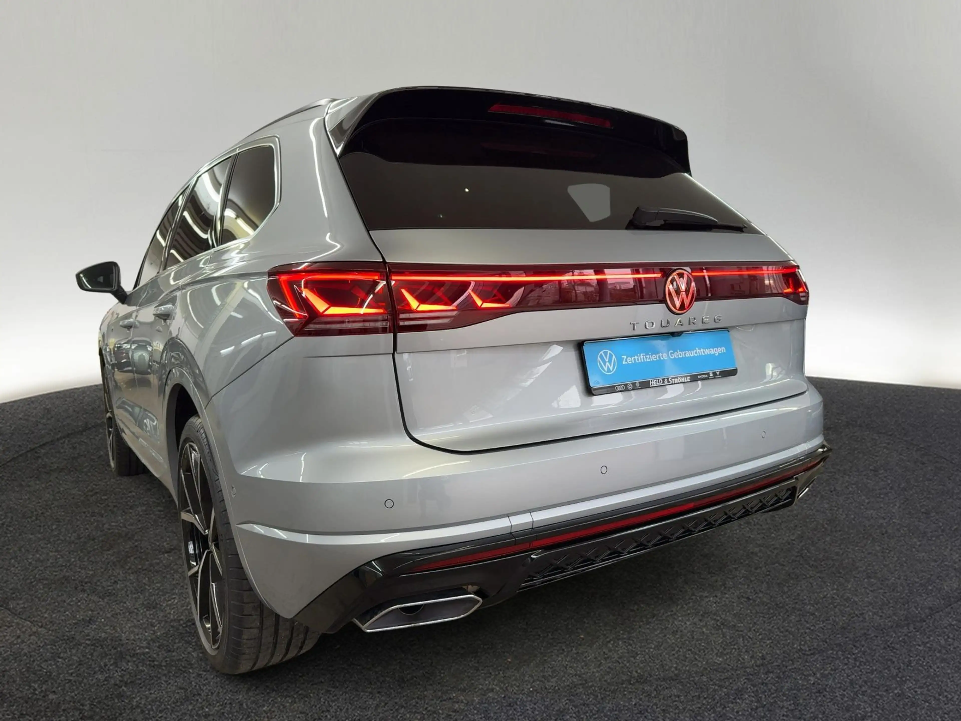 Volkswagen Touareg R-LINE 3.0 V6 TDI 4M AHK LUFT 22" MATRIX — photo 2