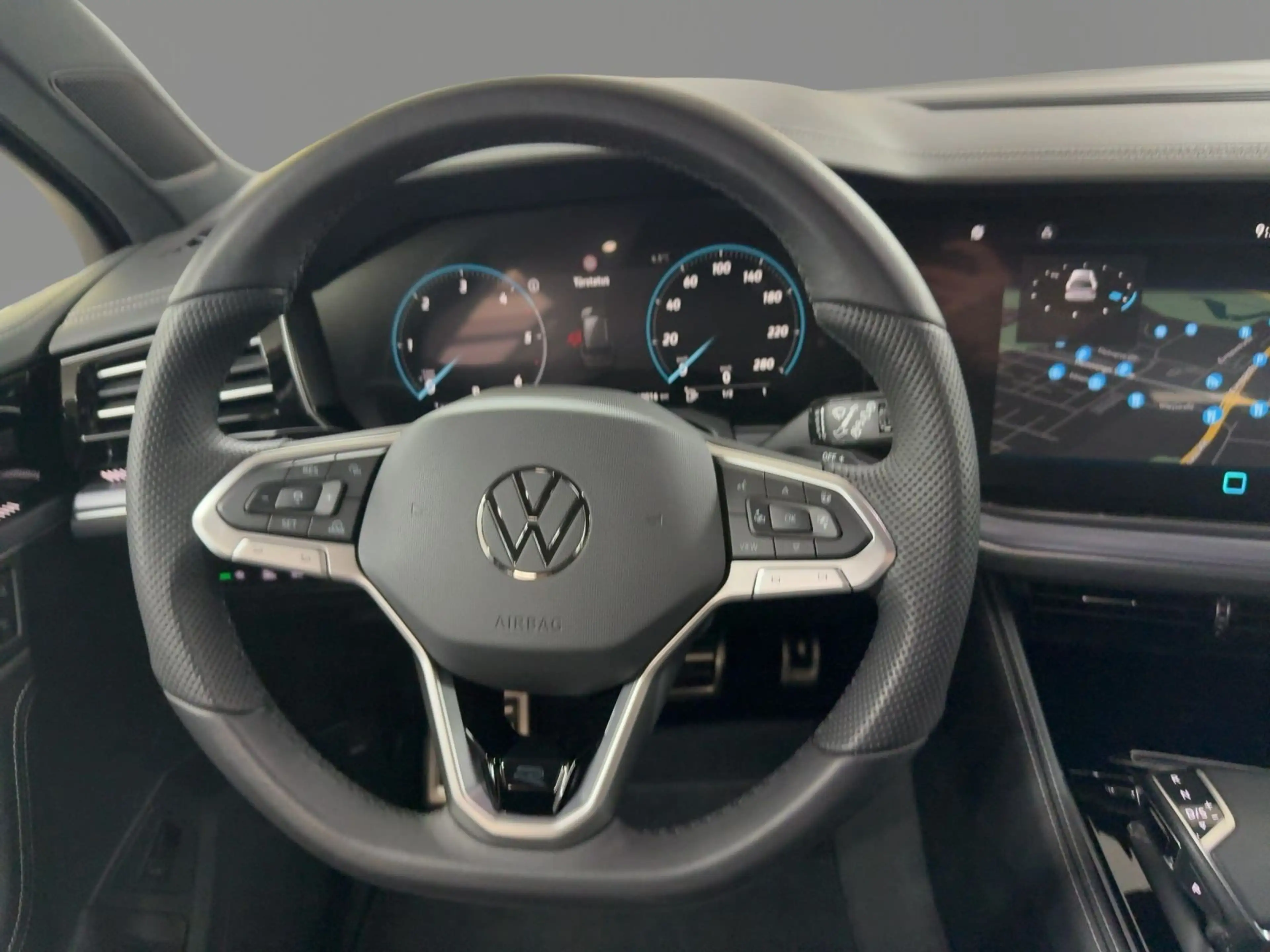 Volkswagen Touareg R-LINE 3.0 V6 TDI 4M AHK LUFT 22" MATRIX — photo 10