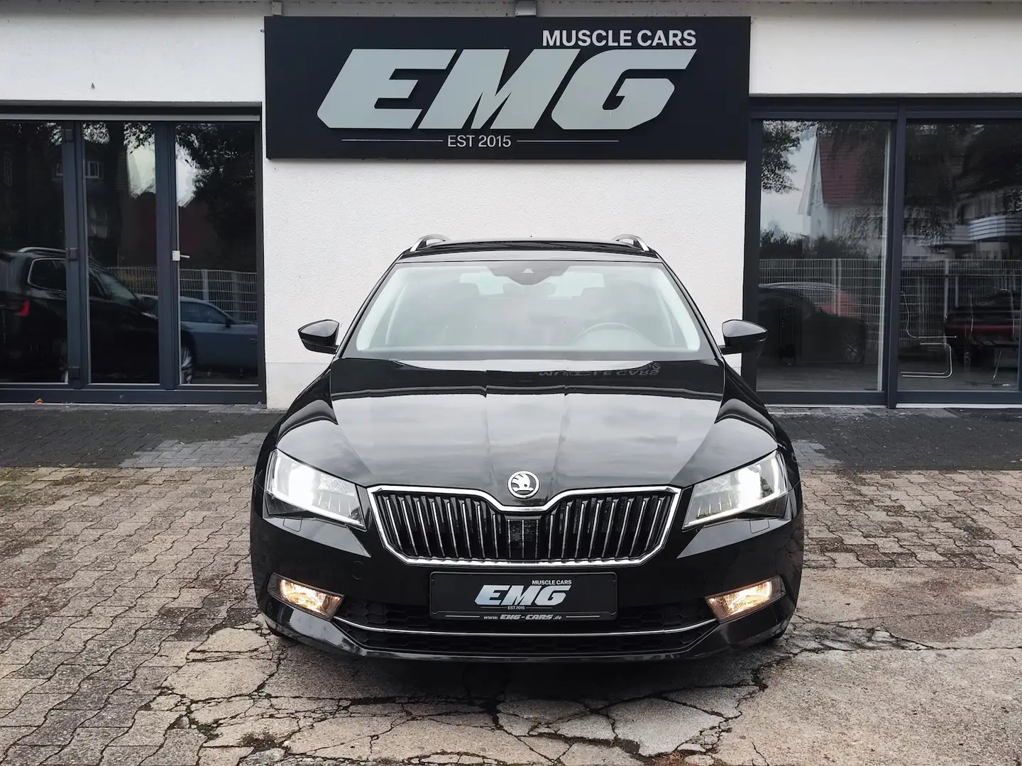 Skoda Superb Combi 2.0 TDI STYLE*BI-XENON*SHZ*COLUMBUS* Nero - 2