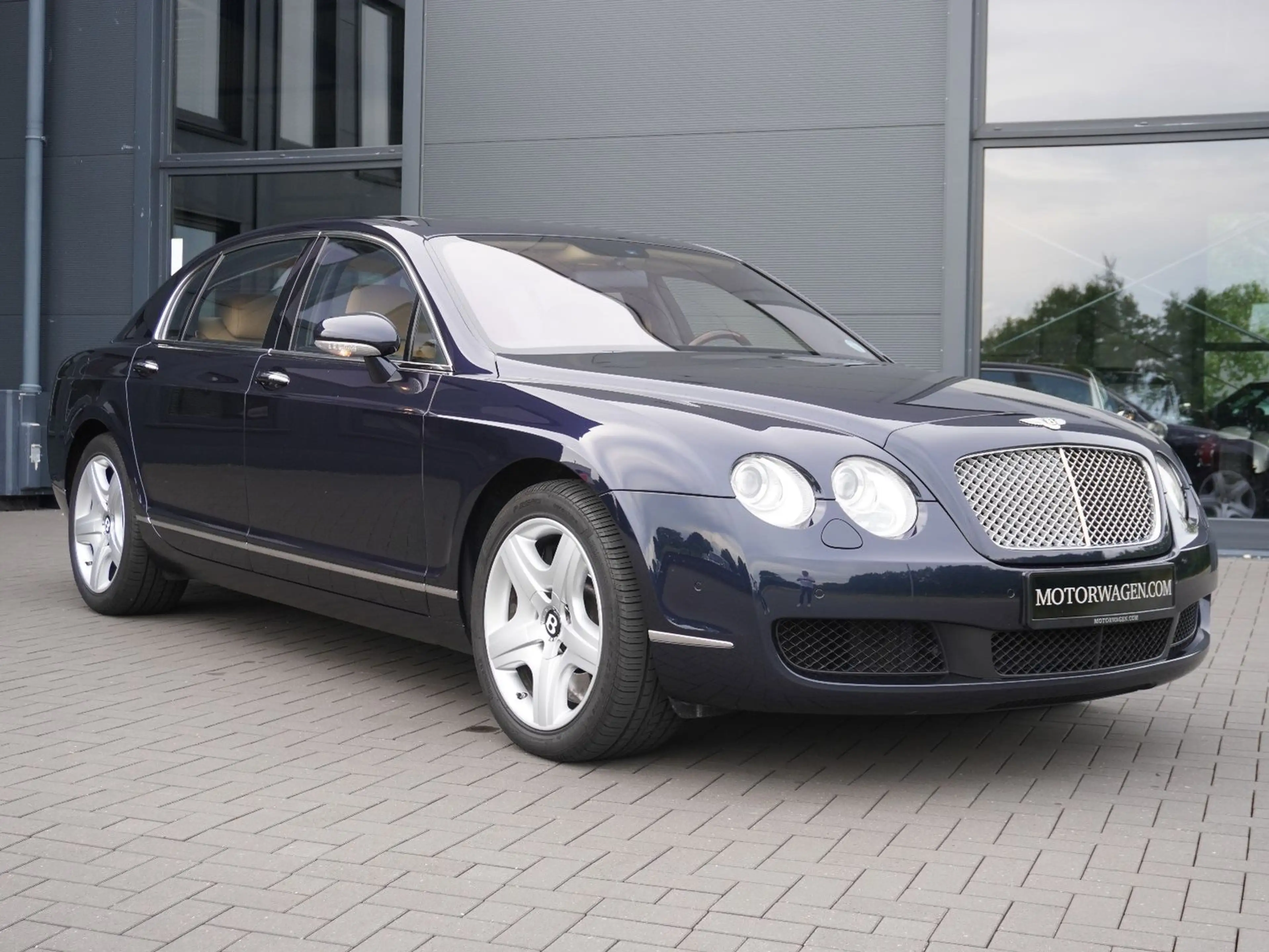 Bentley Flying Spur *55000 KM* — photo 2