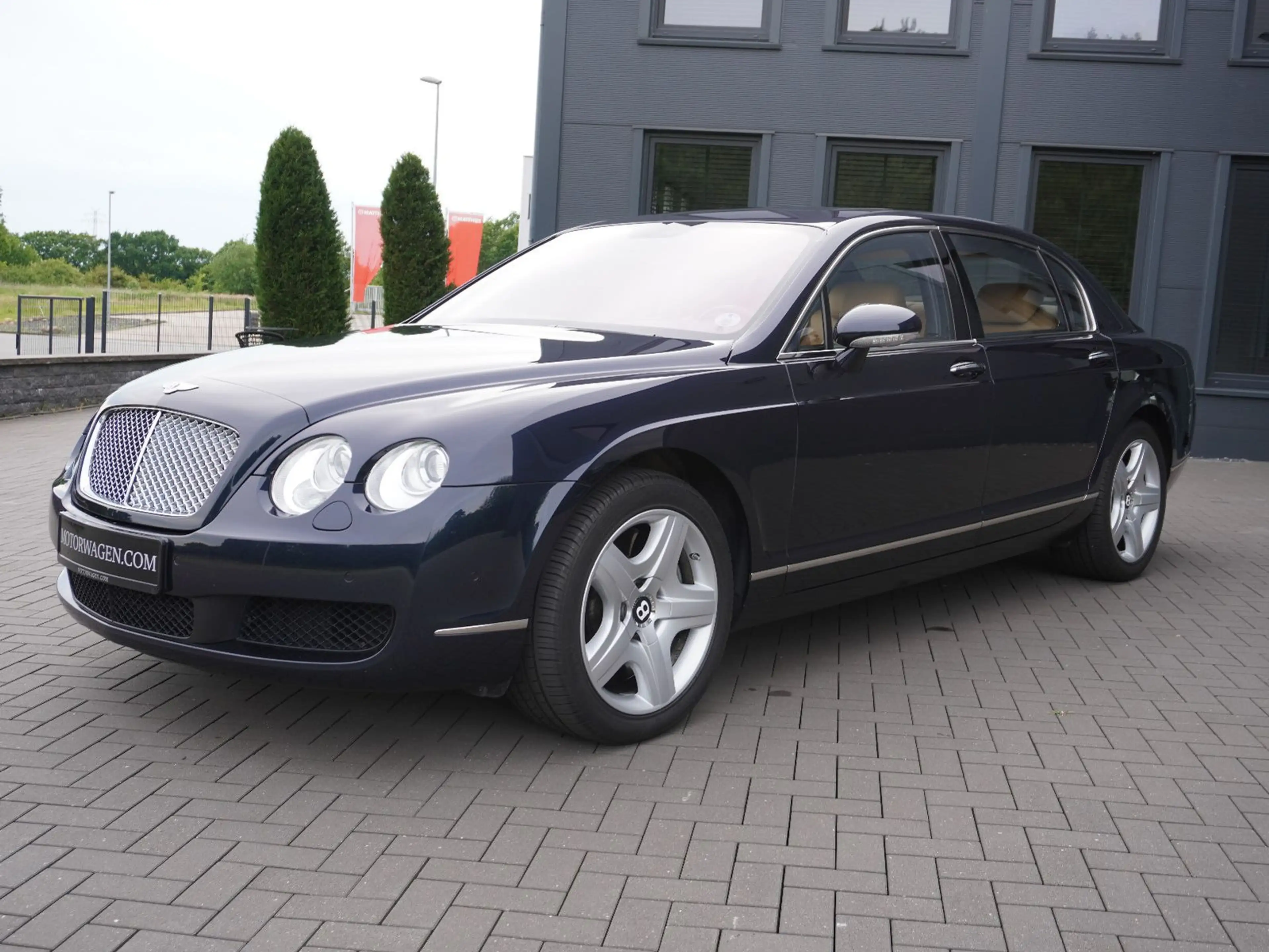 Bentley Flying Spur *55000 KM* — photo 9