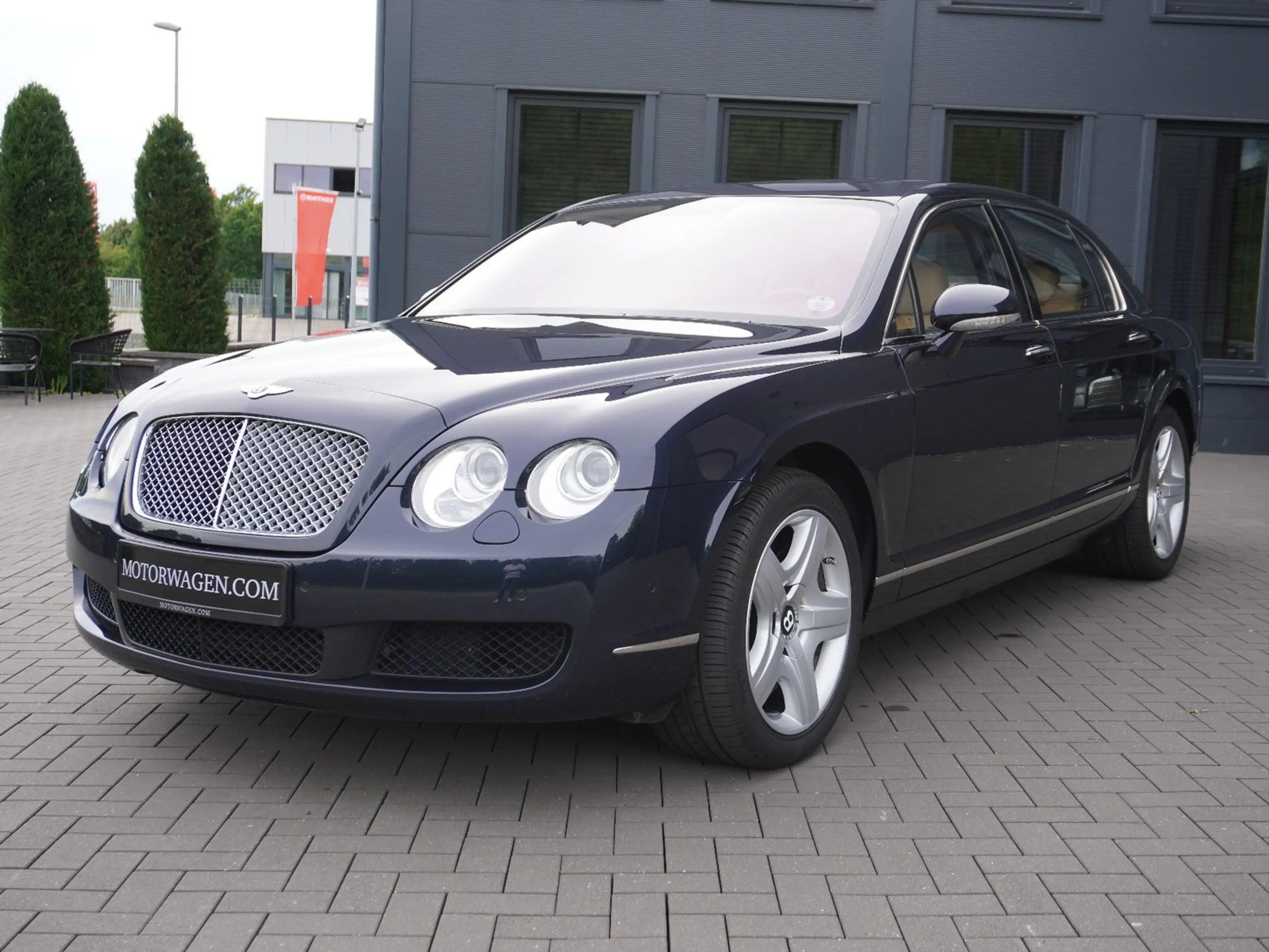 Bentley Flying Spur *55000 KM* — photo 10