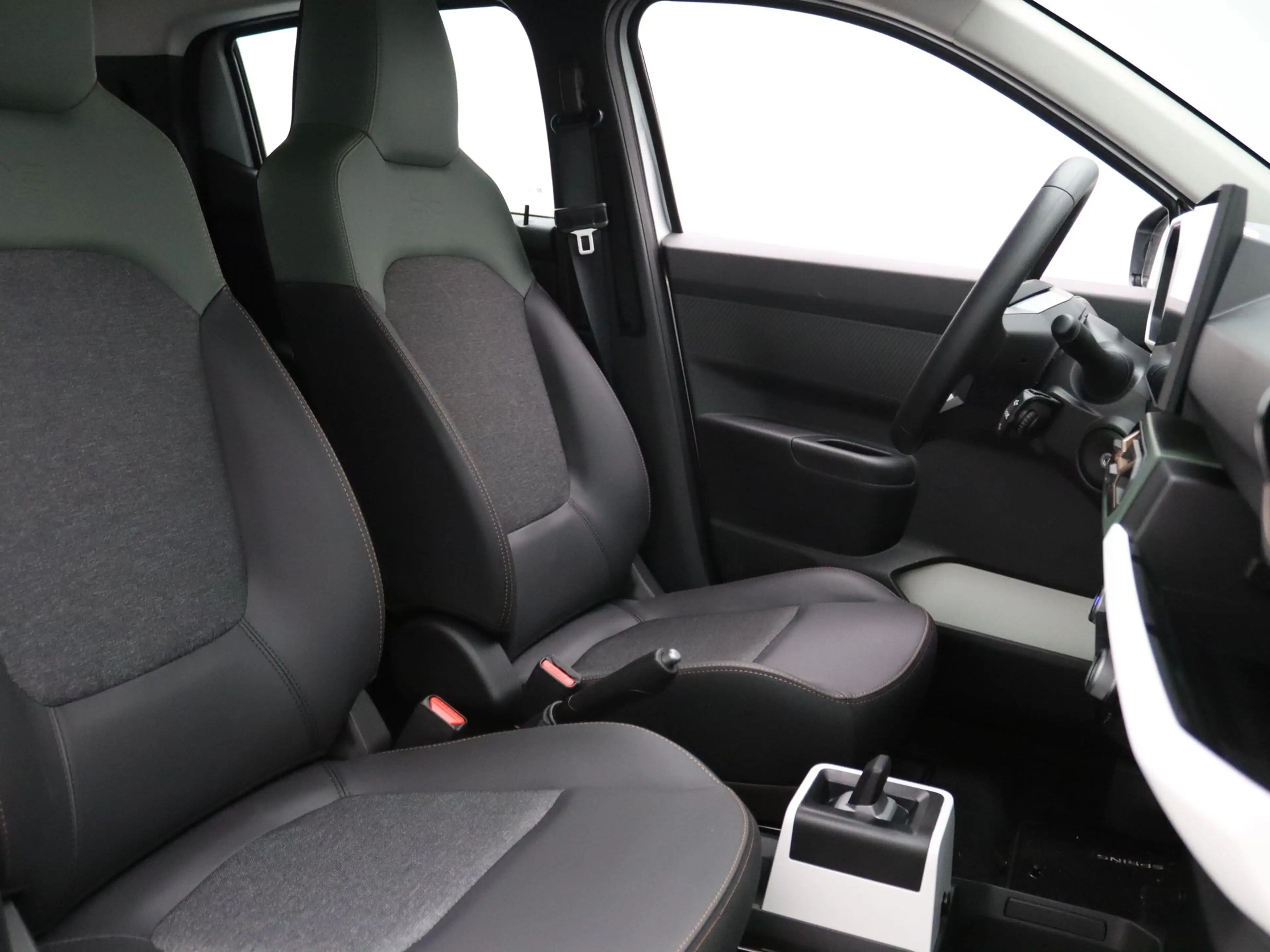 Dacia Spring Extreme 100 24.3 kWh — photo 21