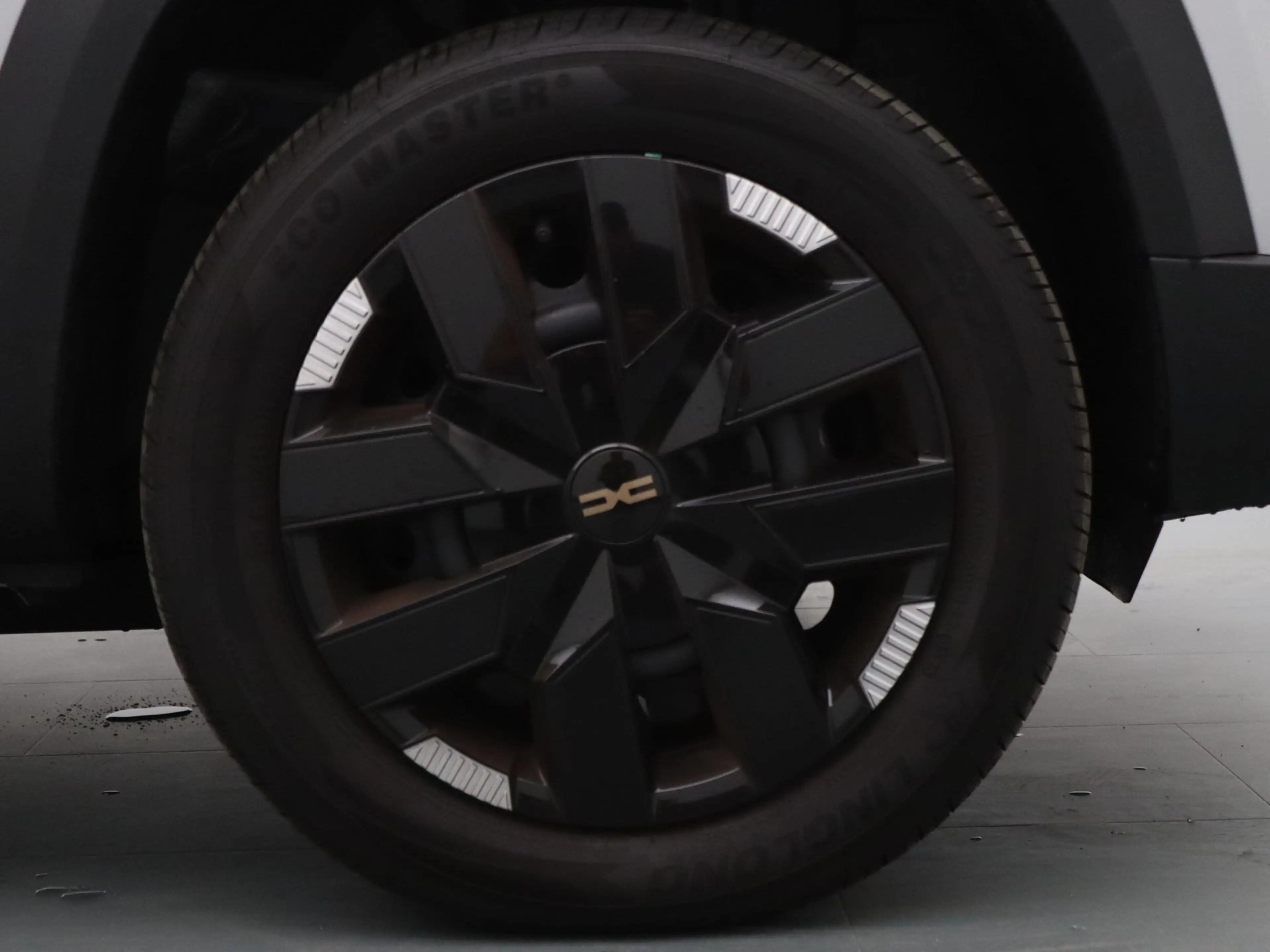 Dacia Spring Extreme 100 24.3 kWh — photo 28