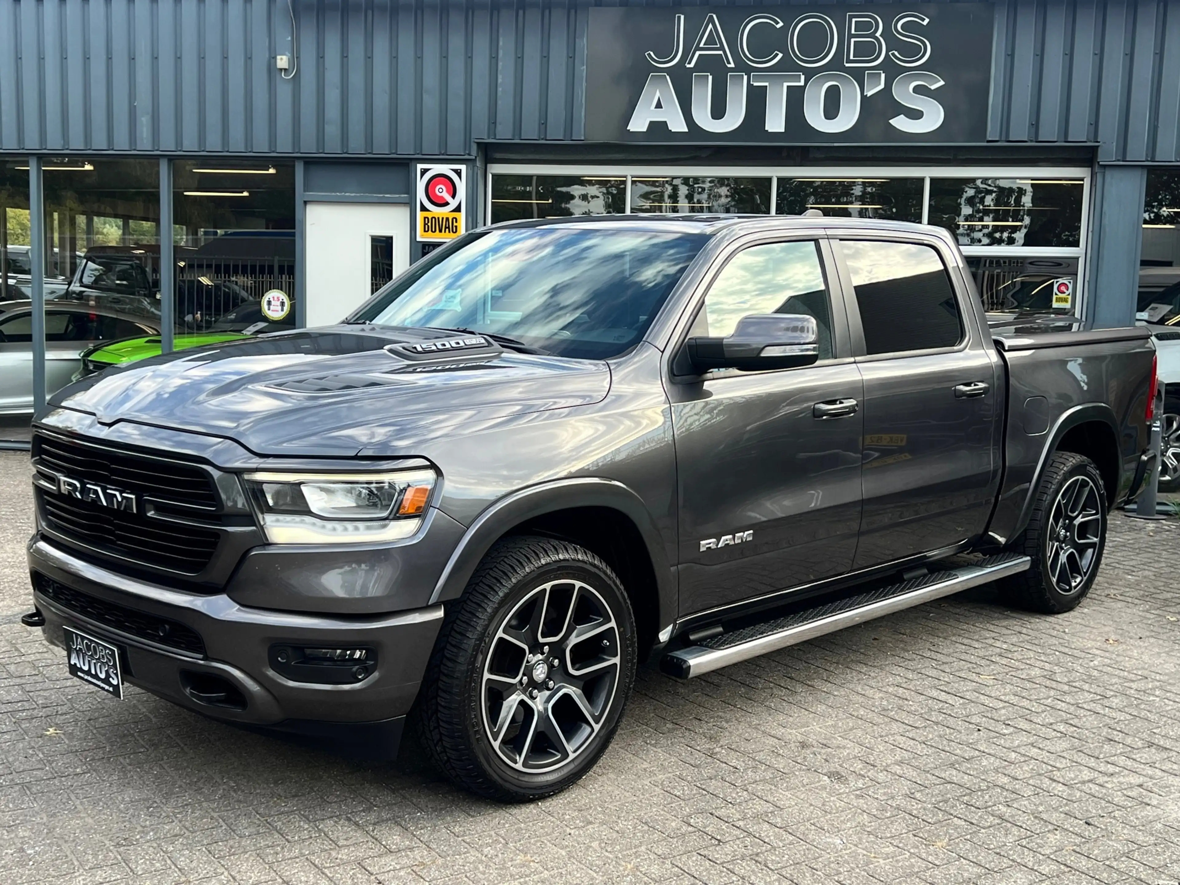 Dodge RAM 1500 5.7 V8 4x4 Crew Cab Laramie — photo 2